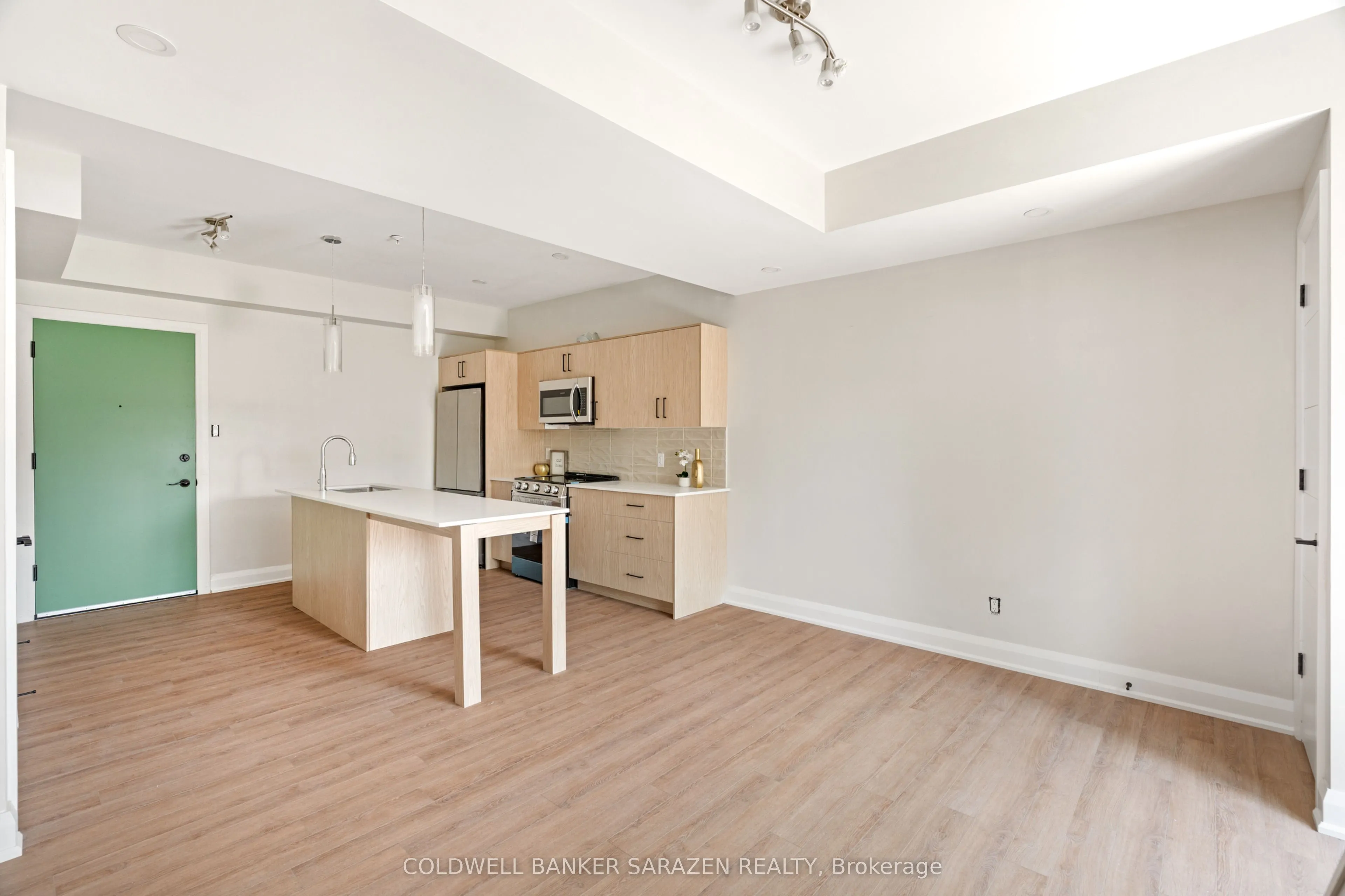 10 MCARTHUR Avenue, #002