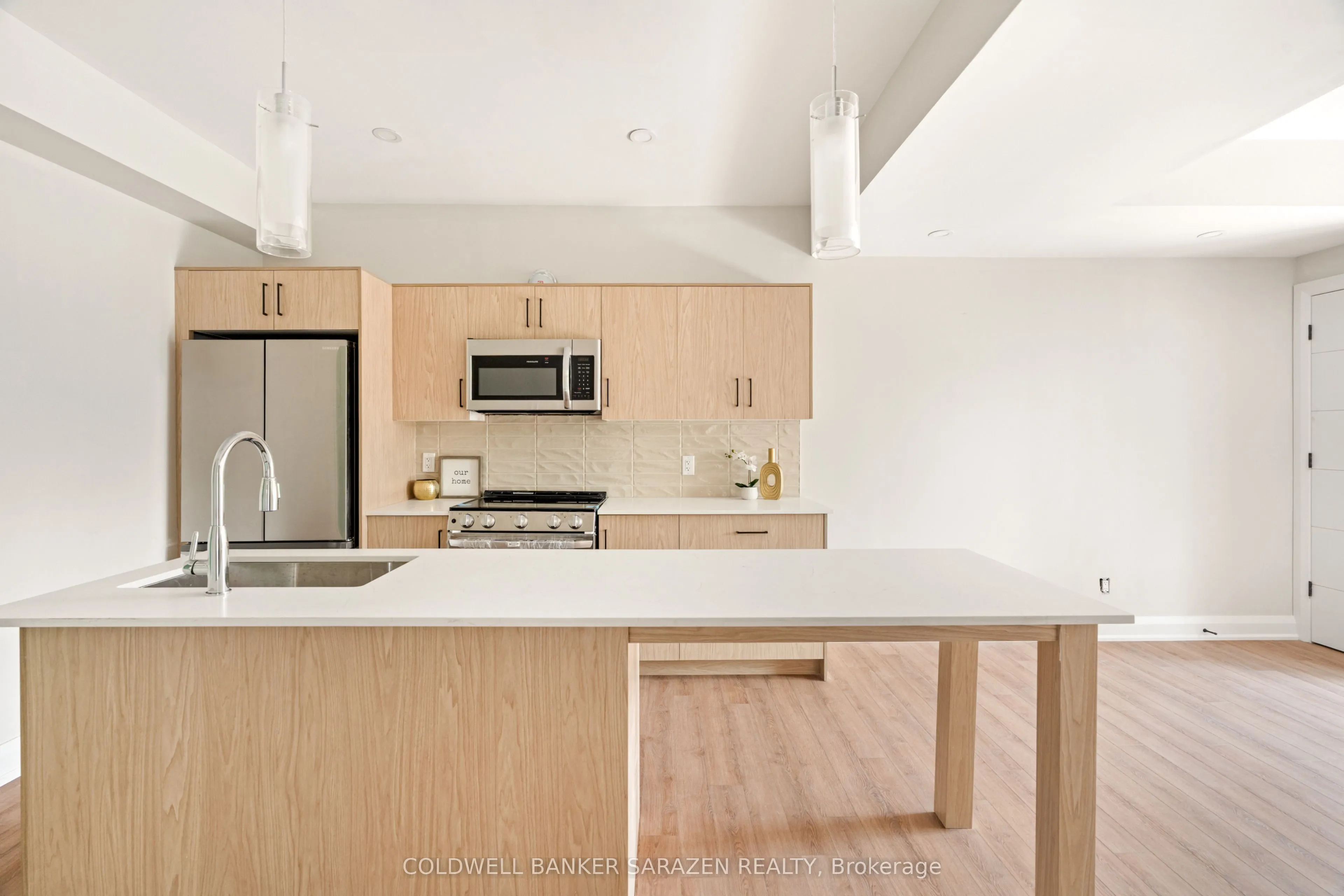 10 MCARTHUR Avenue, #002