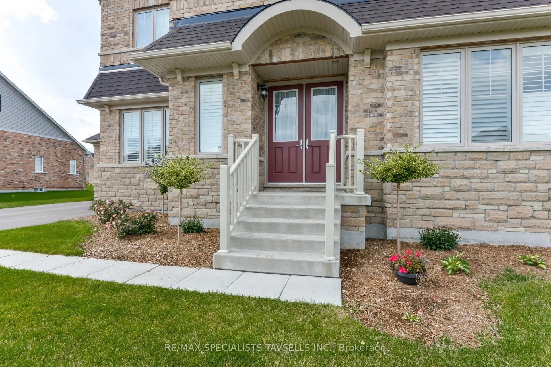 16 Meek Avenue