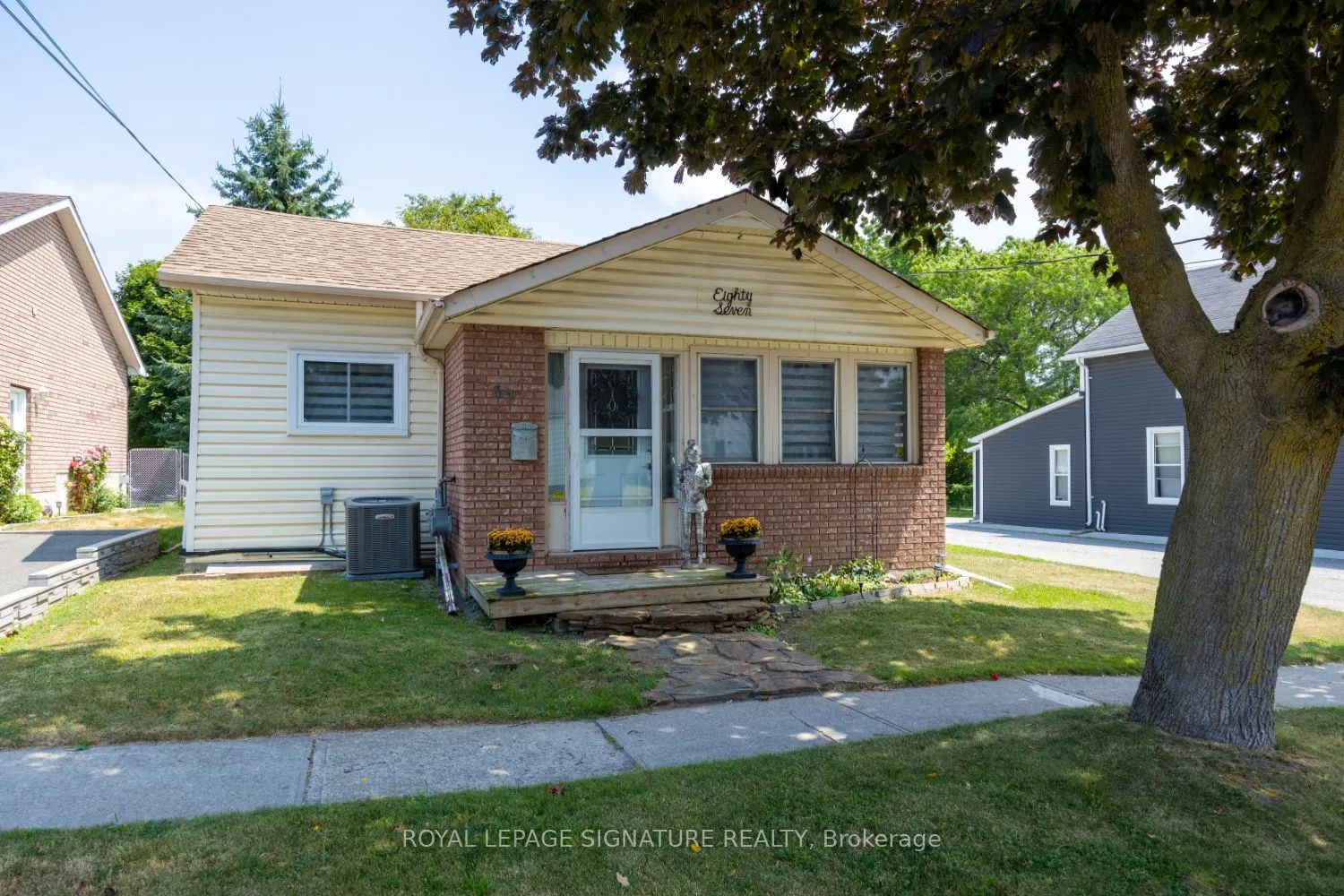 87 Hope Street S