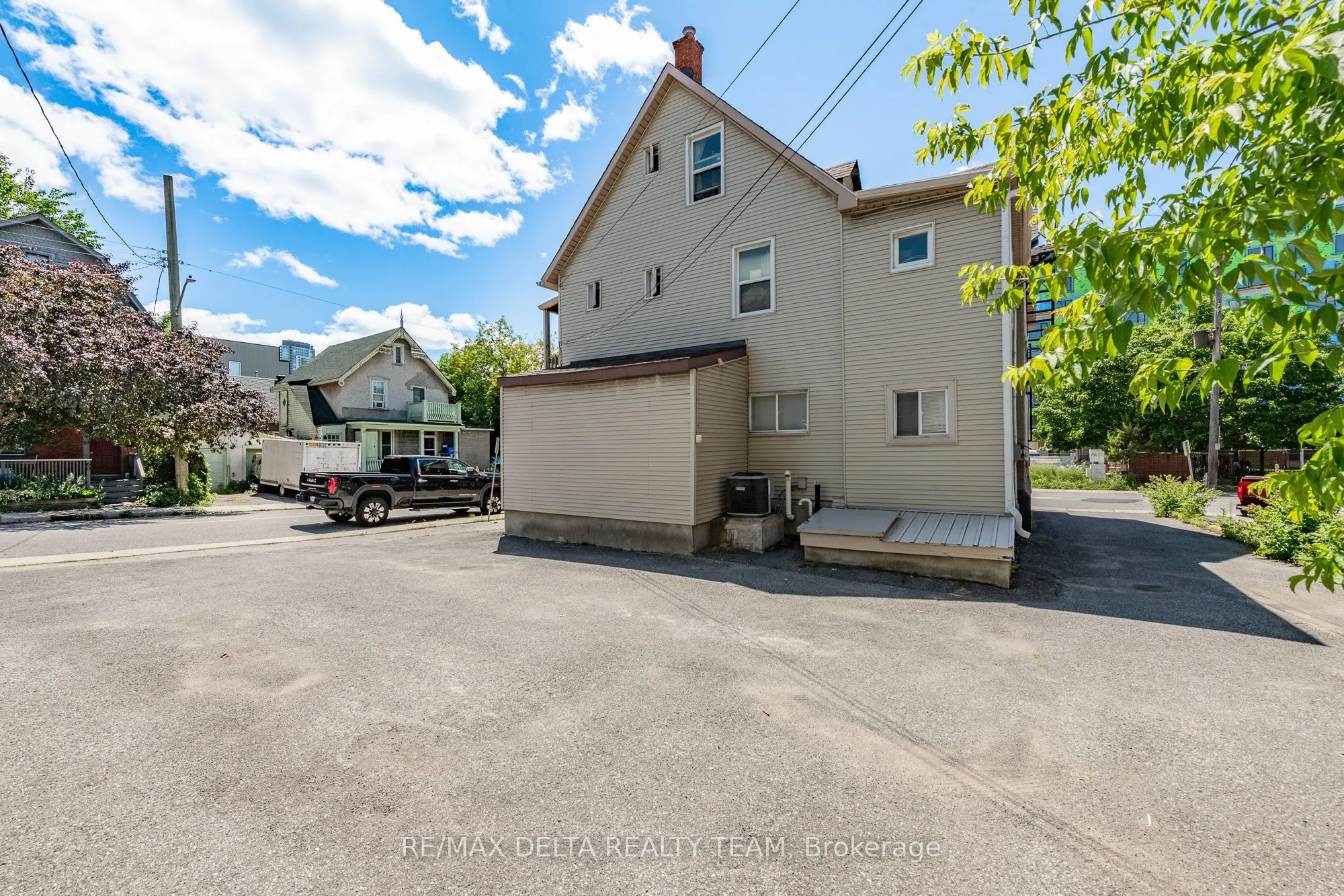 437-439 BOOTH Street