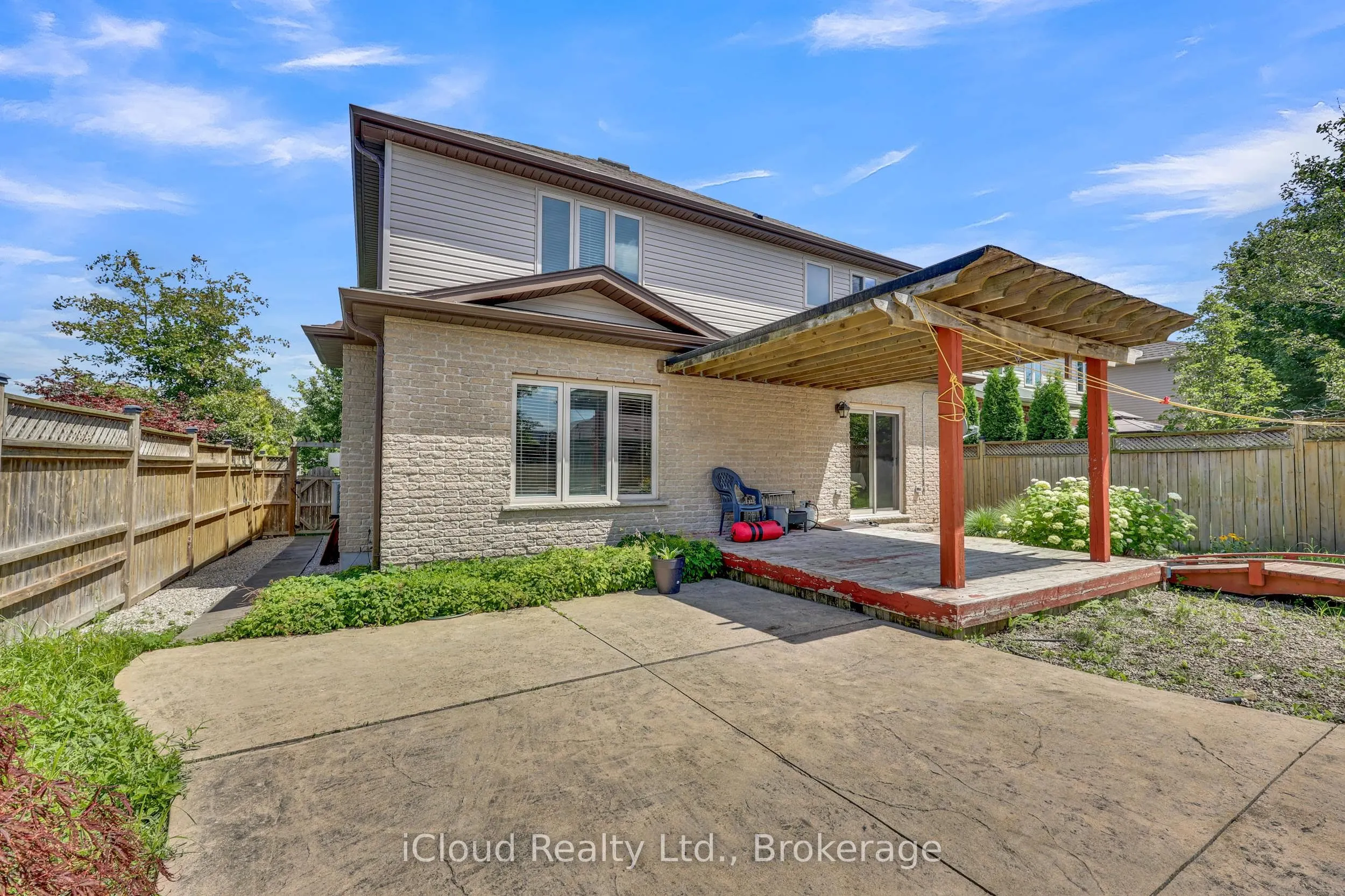 803 SPITFIRE Street