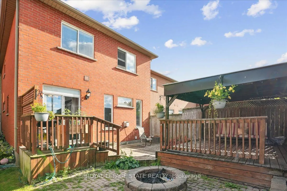 70 Moore Crescent