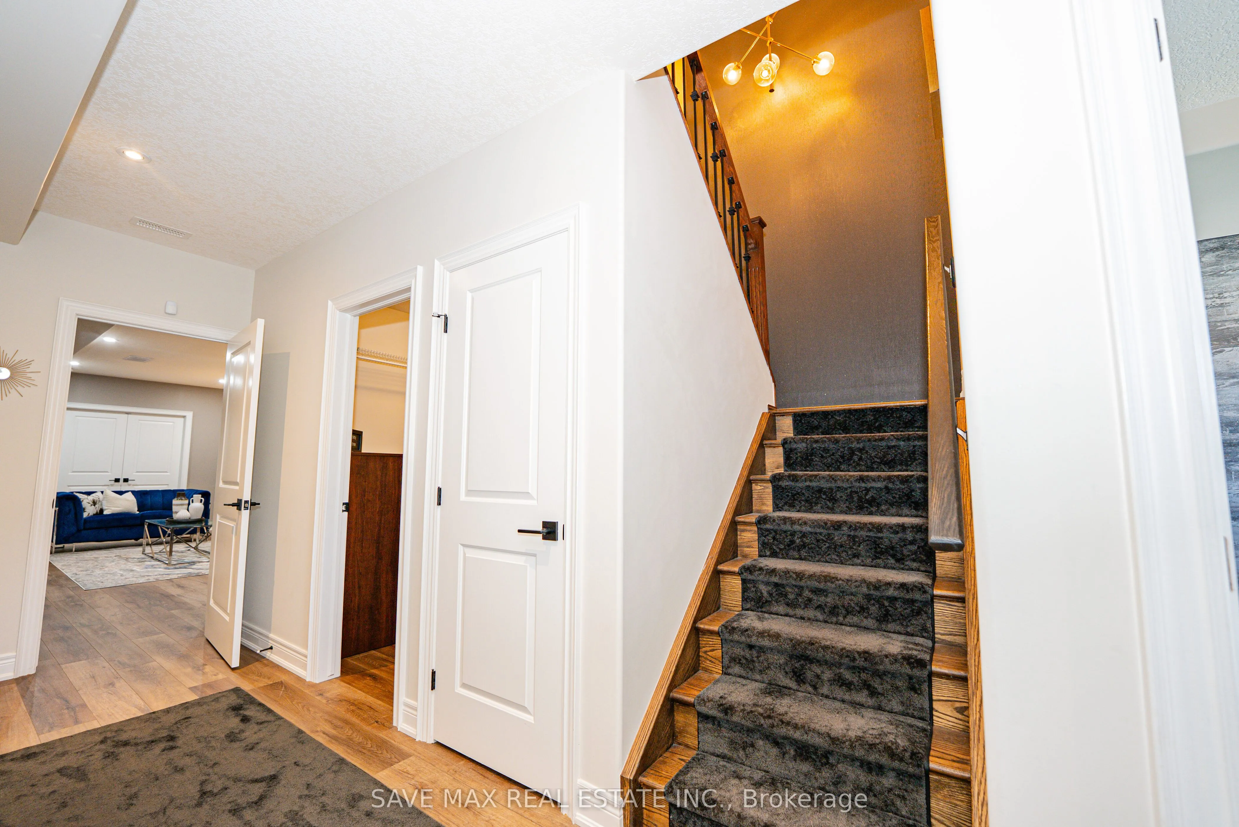 2848 King Street, #11