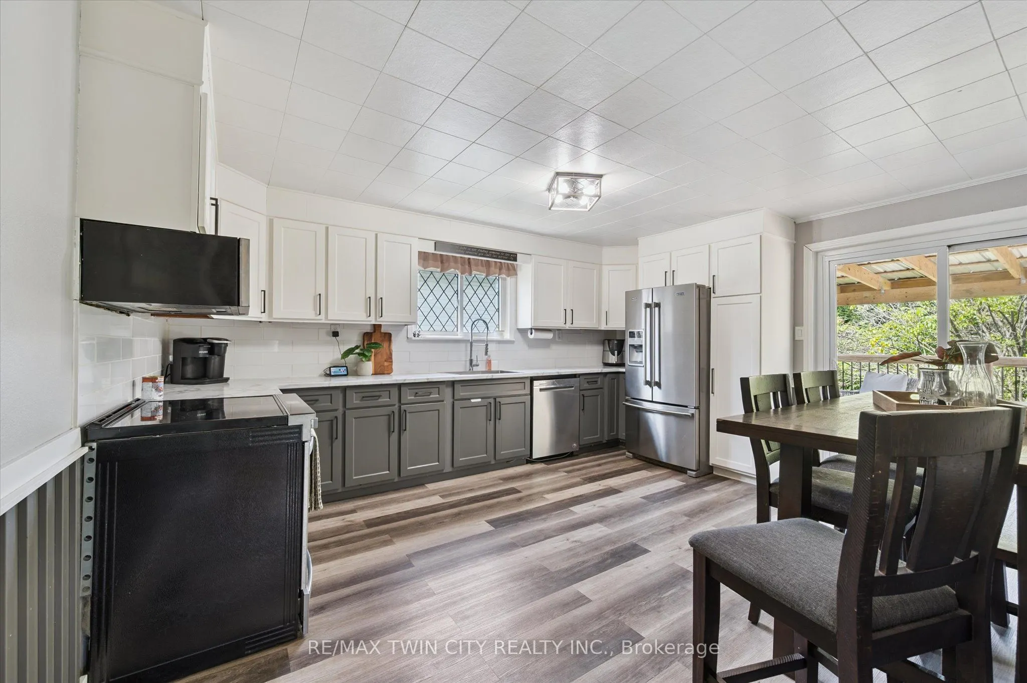 585033 County 9 Road