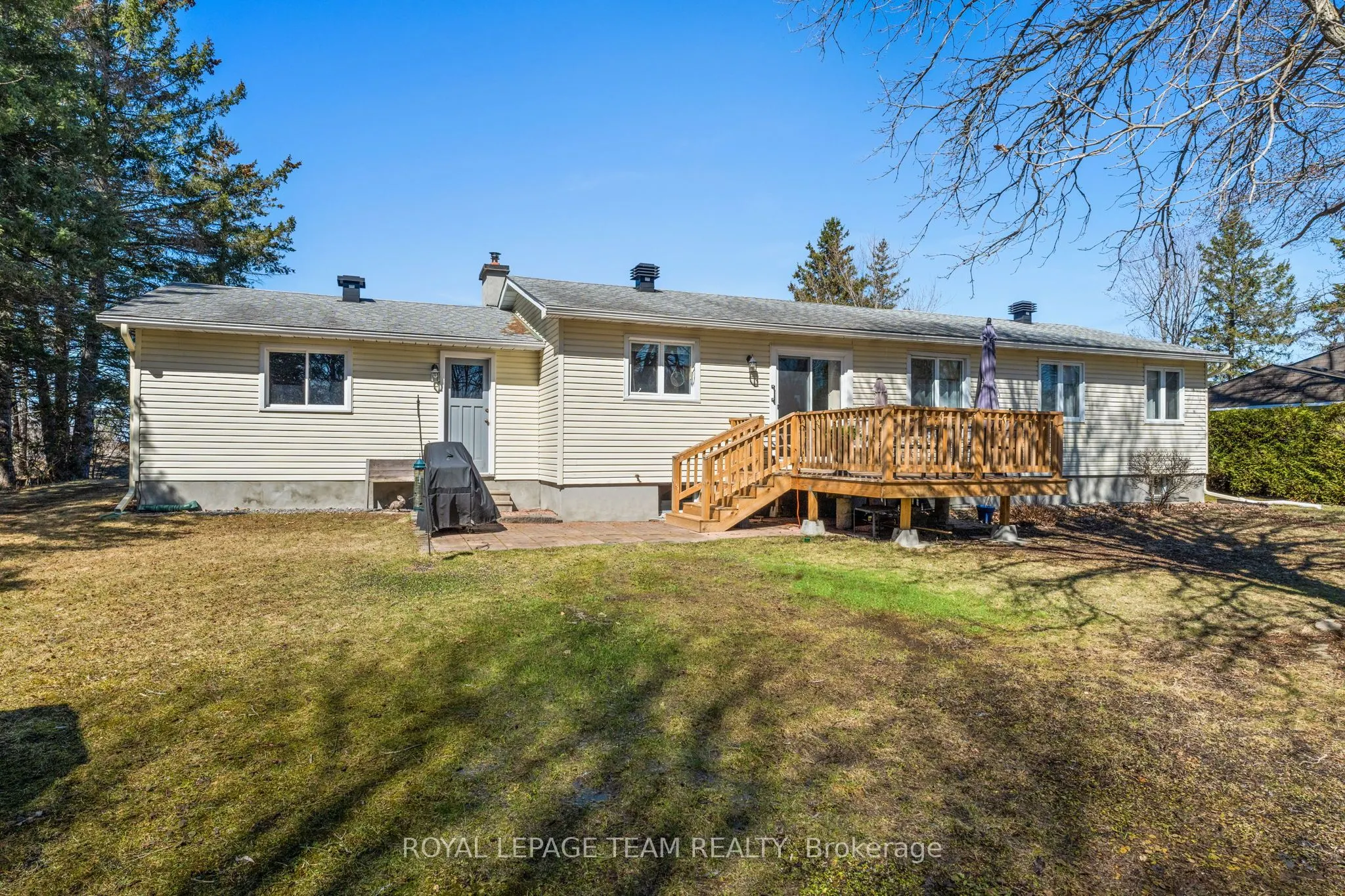 6481 Rideau Valley Drive N