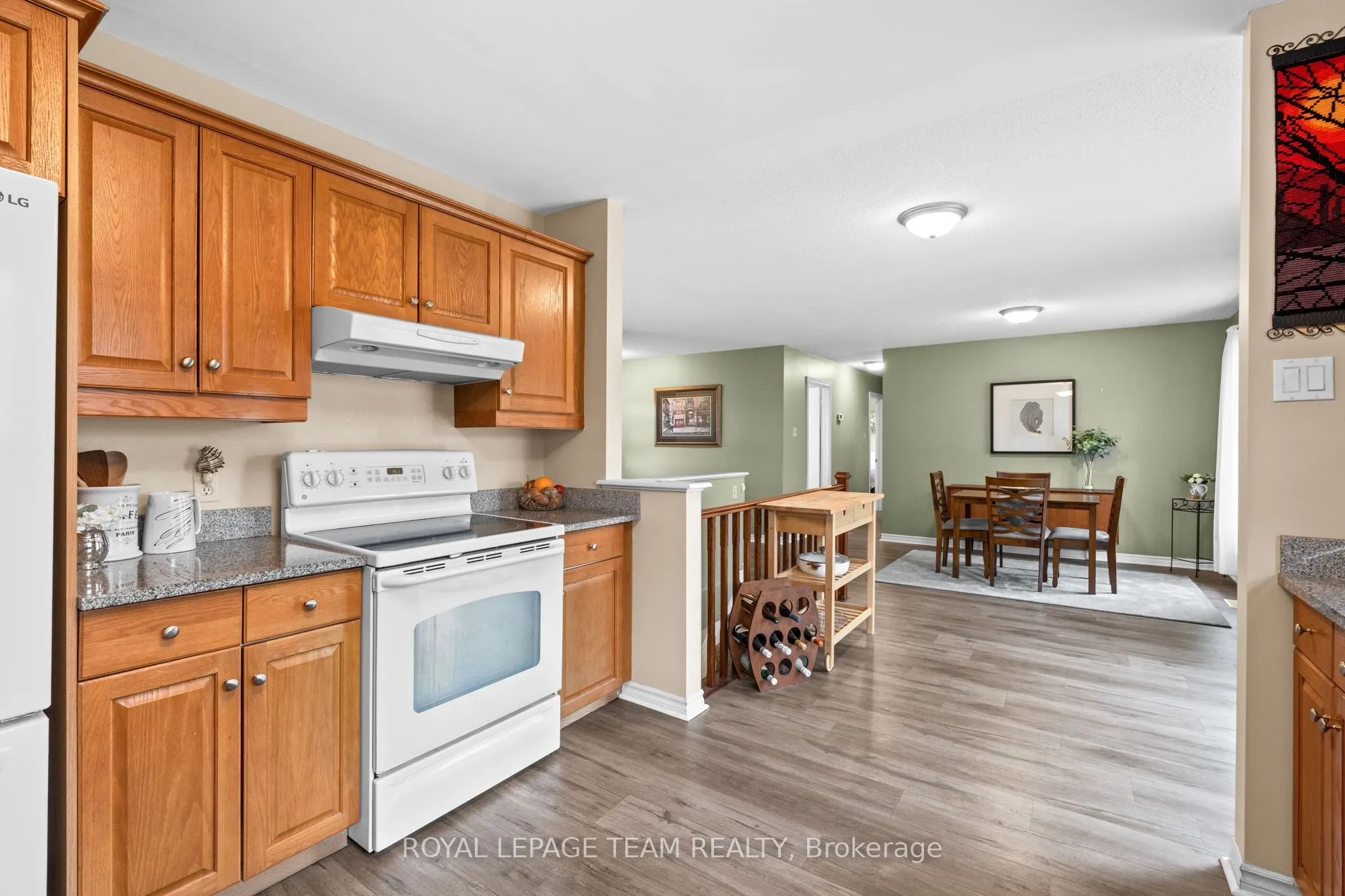 6481 Rideau Valley Drive N