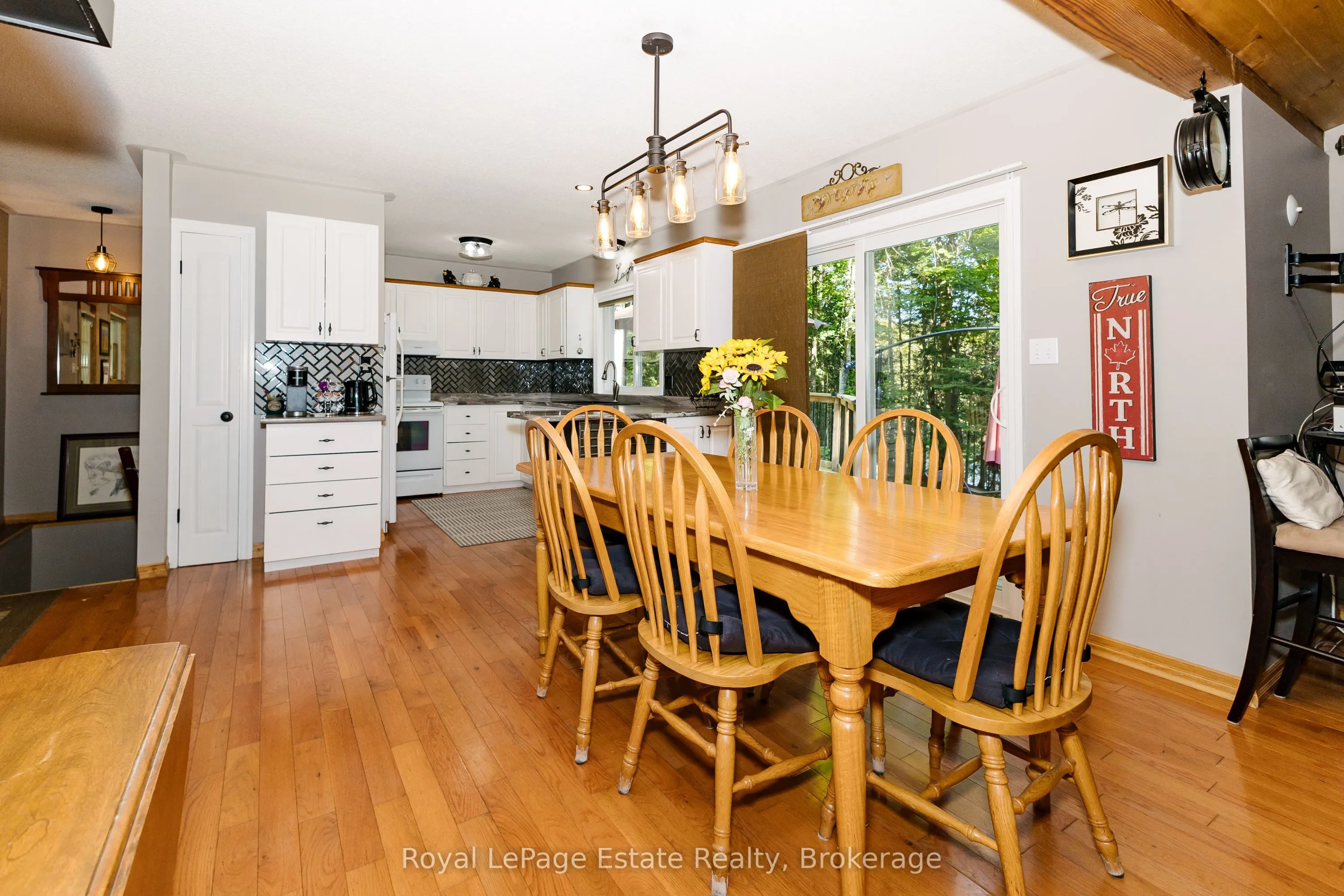 1157 Between Lakes Trail