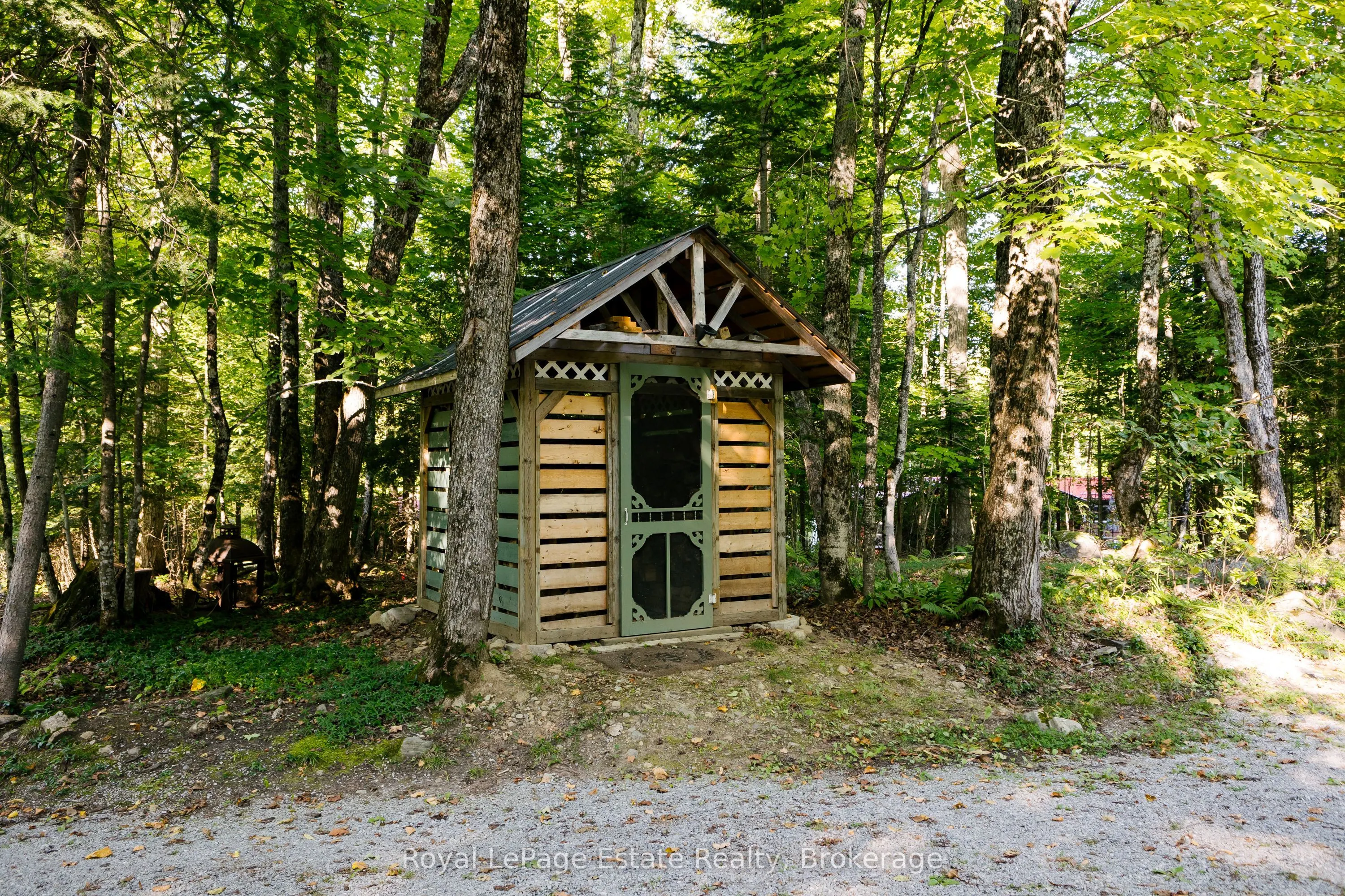 1157 Between Lakes Trail