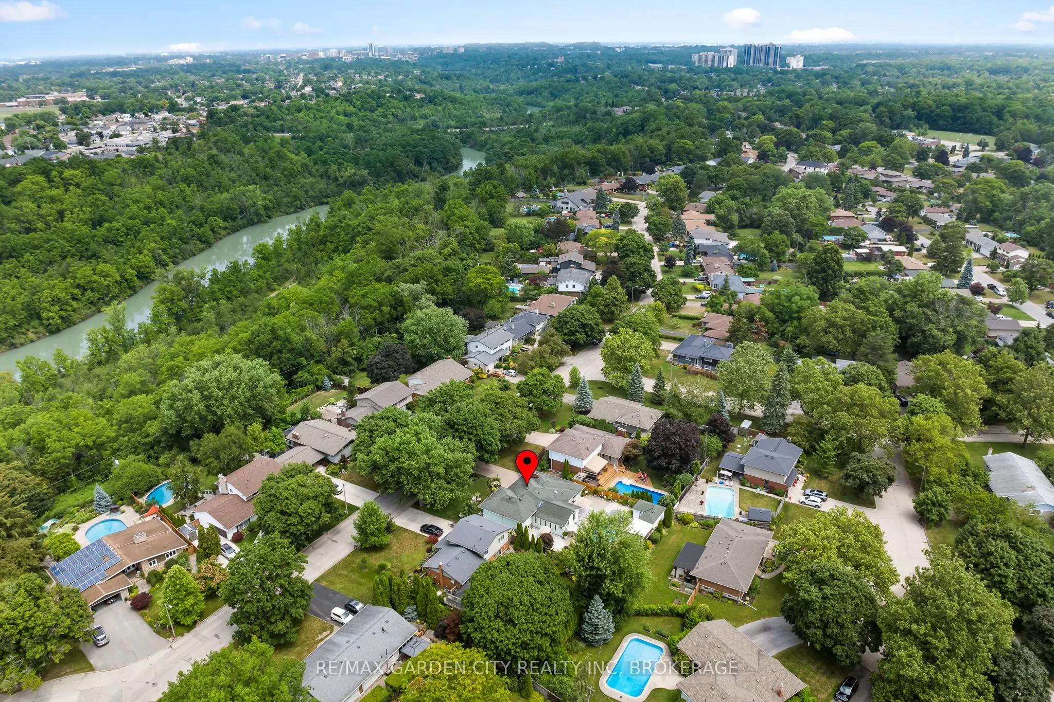 227 RIVERVIEW Boulevard