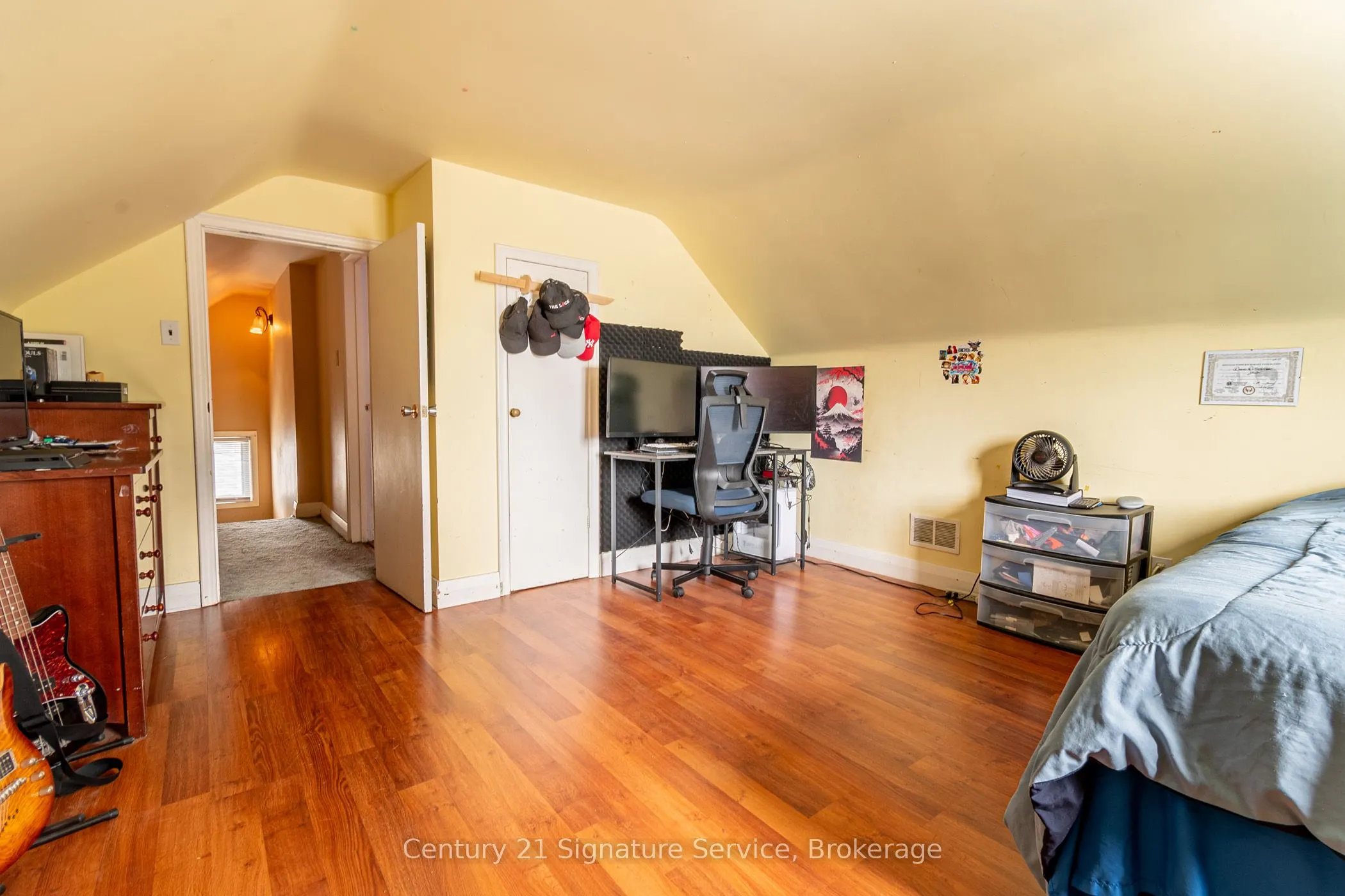 523 Clarence Street