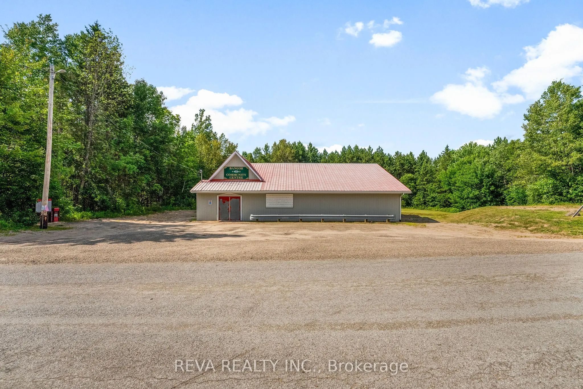 786 Centreview Road