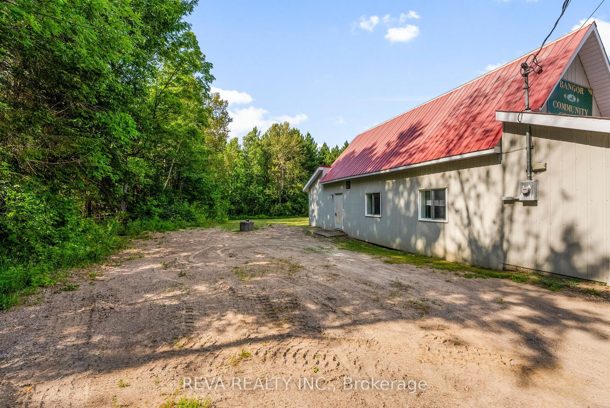 786 Centreview Road
