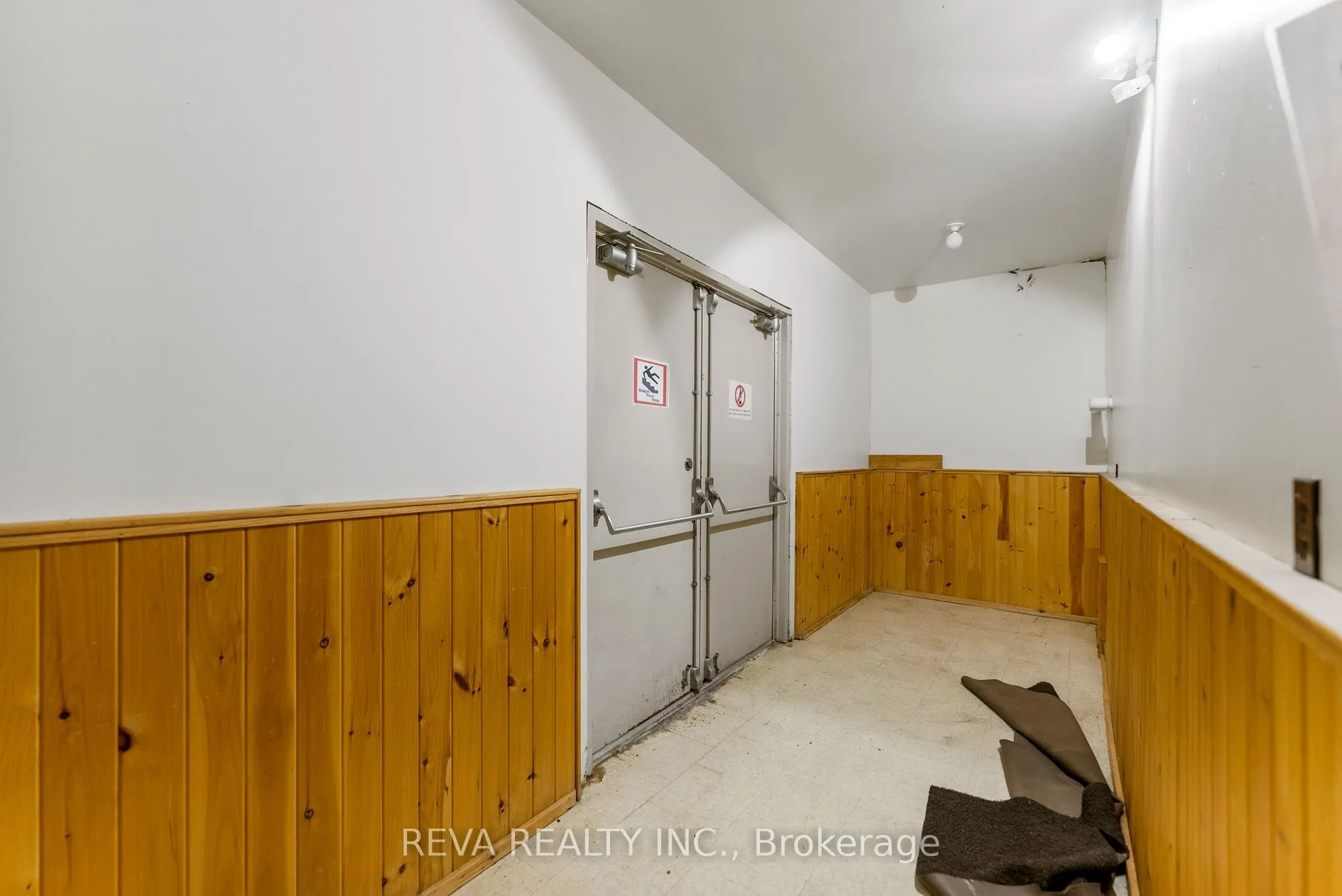 786 Centreview Road