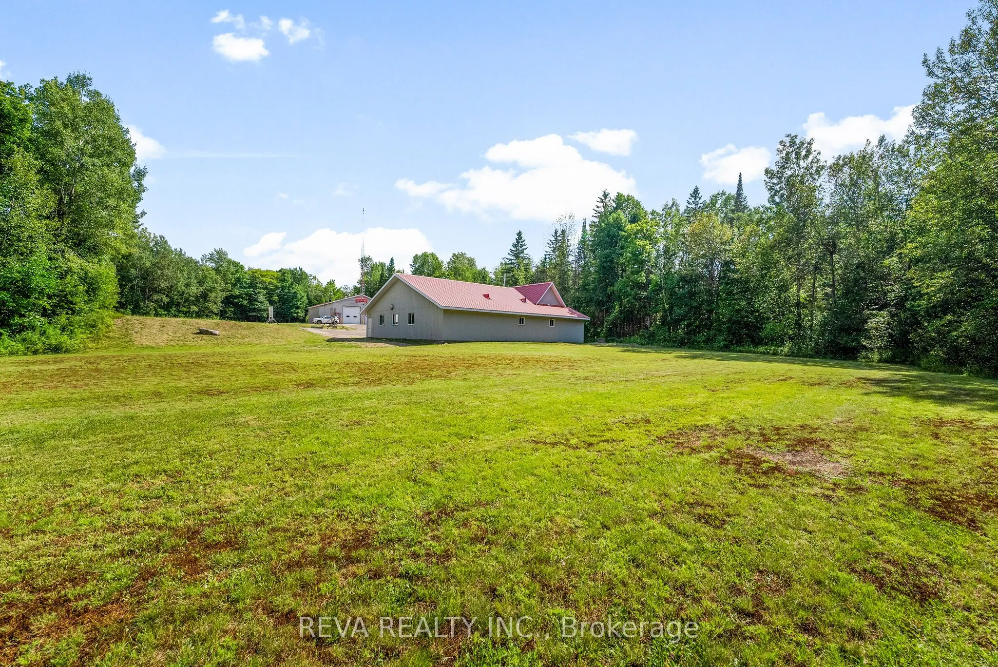 786 Centreview Road