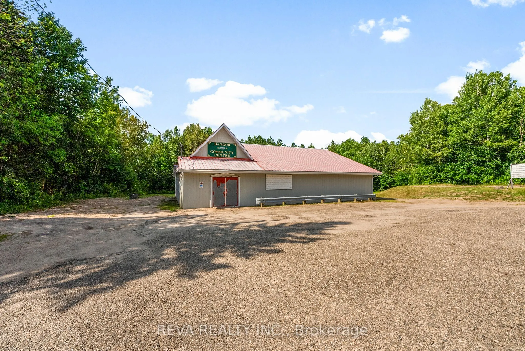 786 Centreview Road