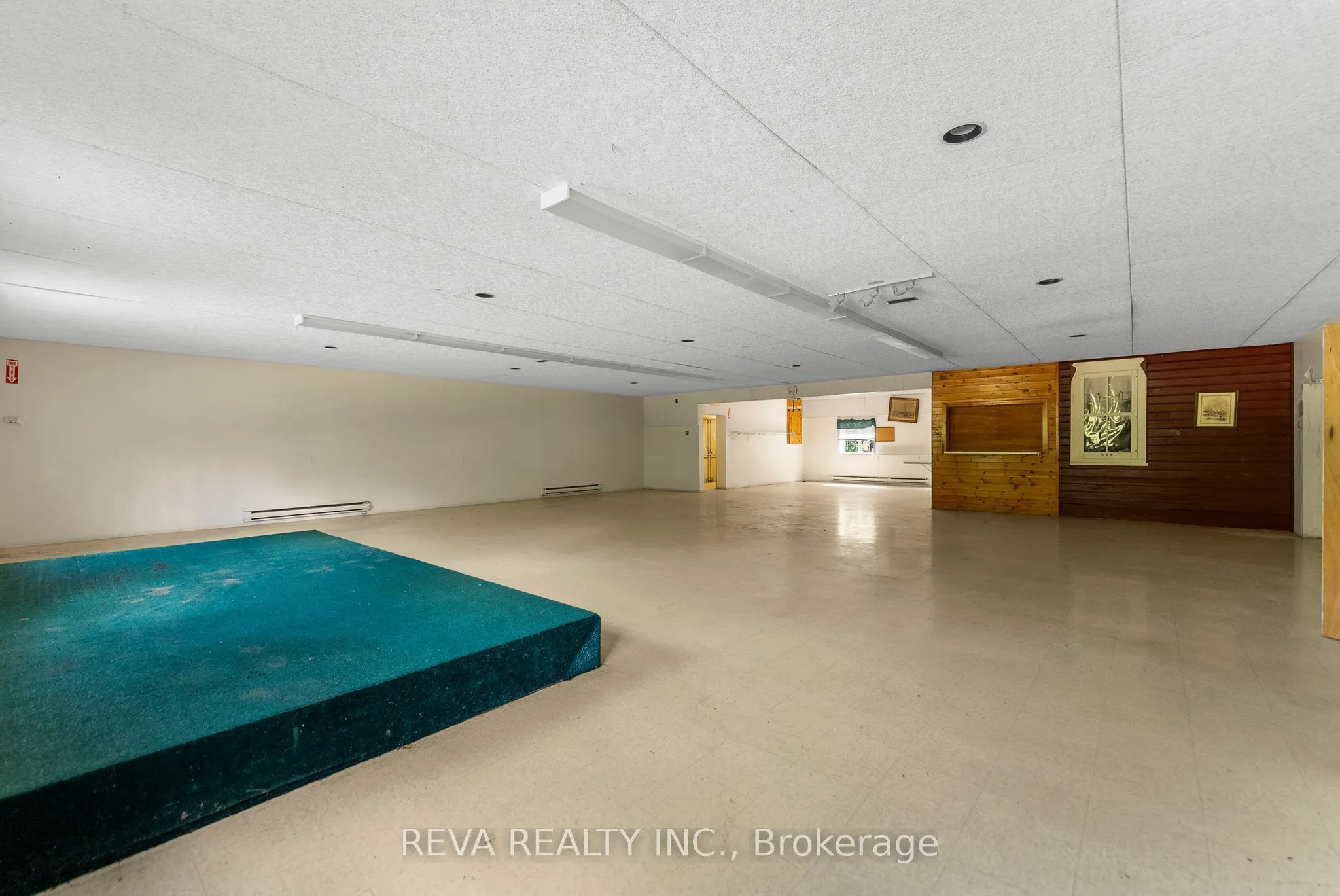 786 Centreview Road