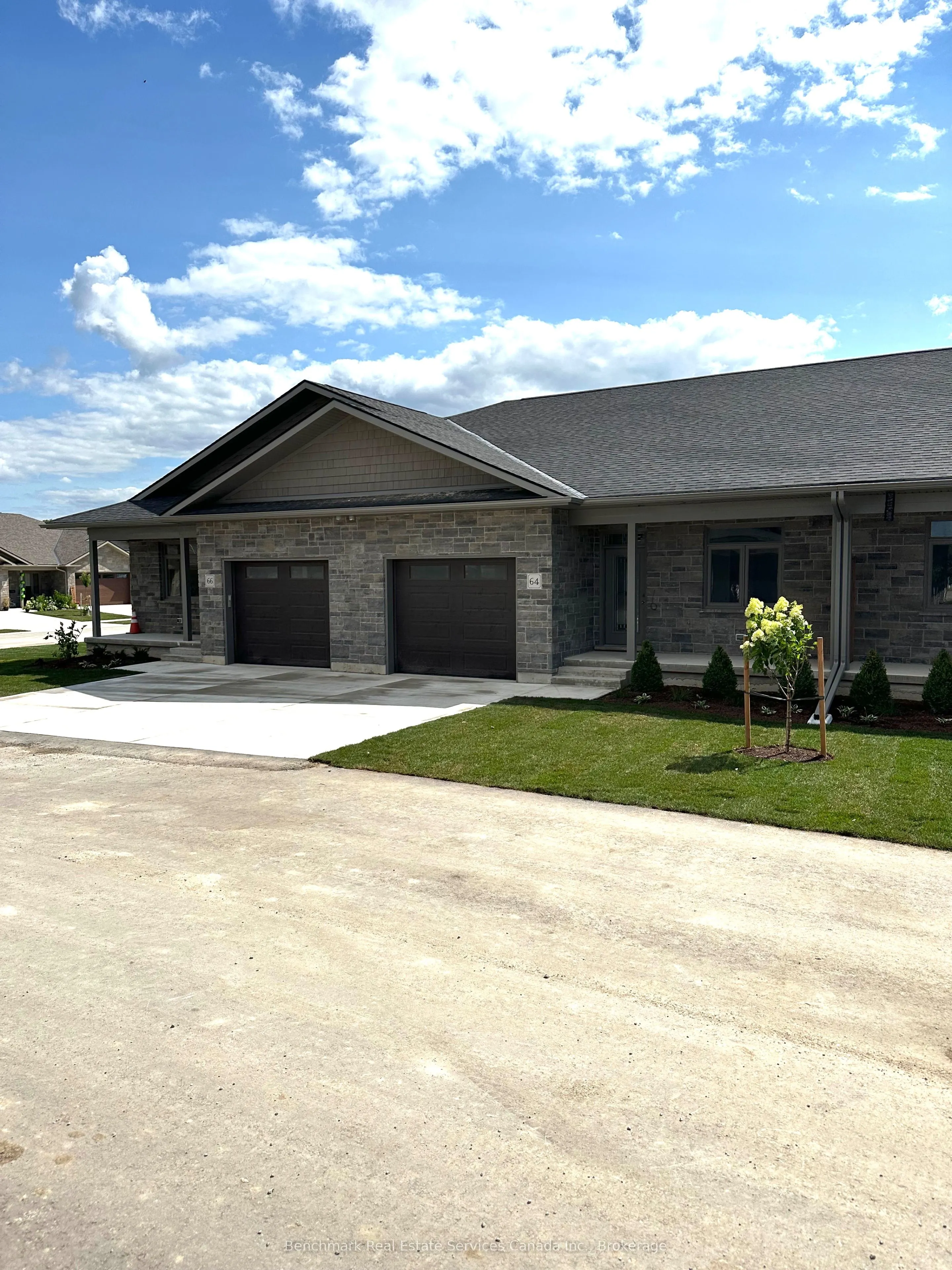 64 Cavalier Crescent #64