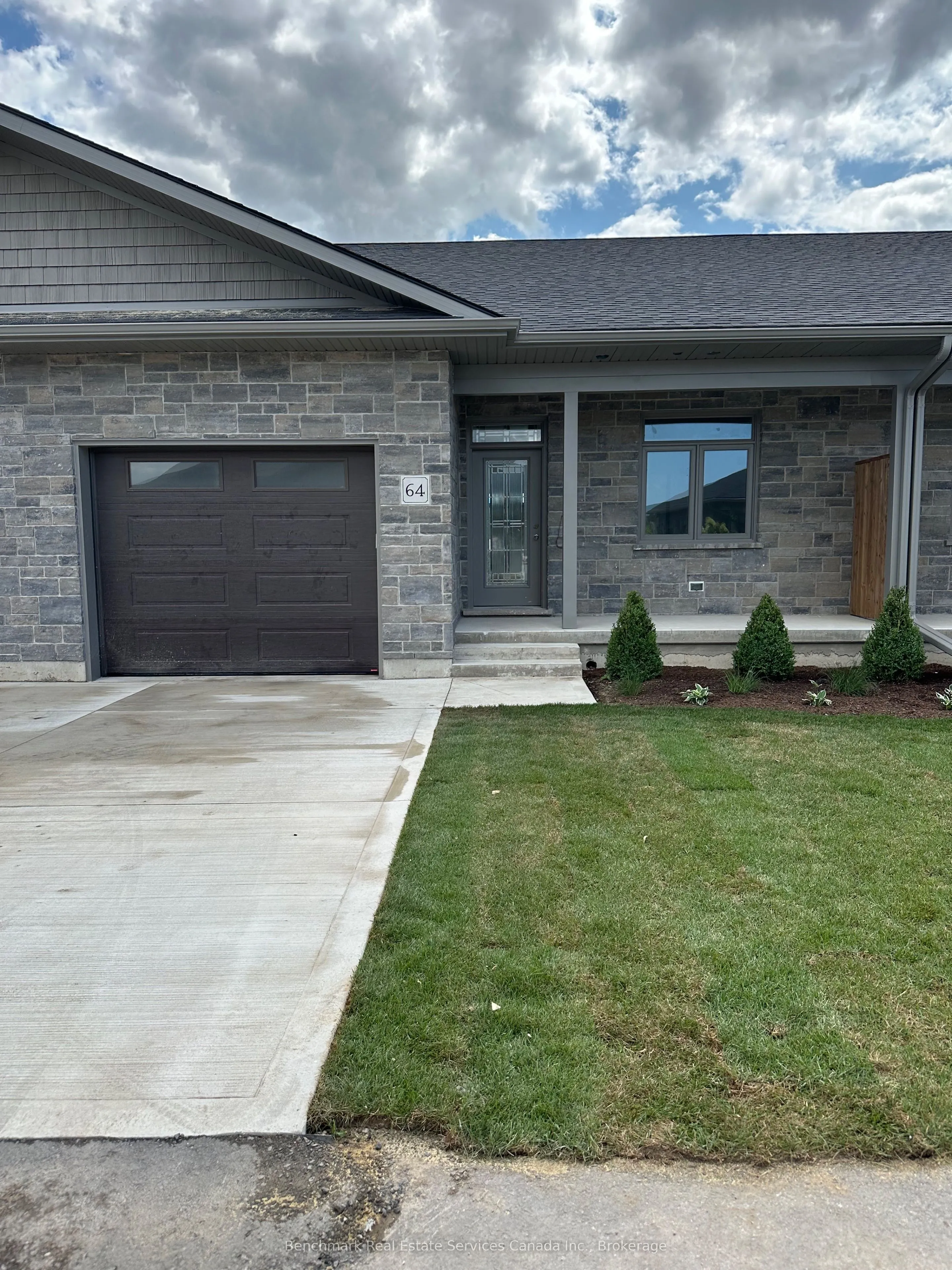 64 Cavalier Crescent #64