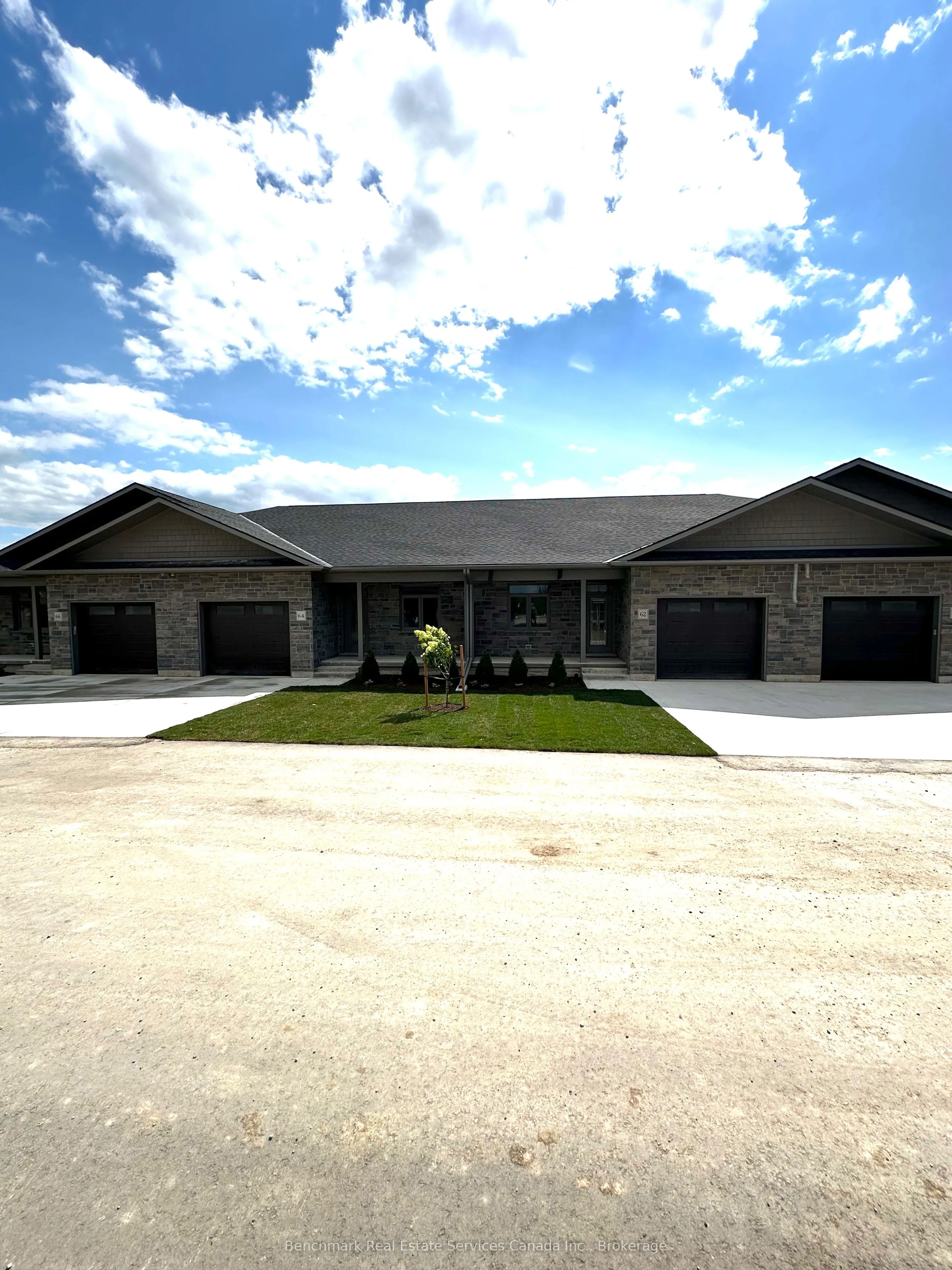 64 Cavalier Crescent #64