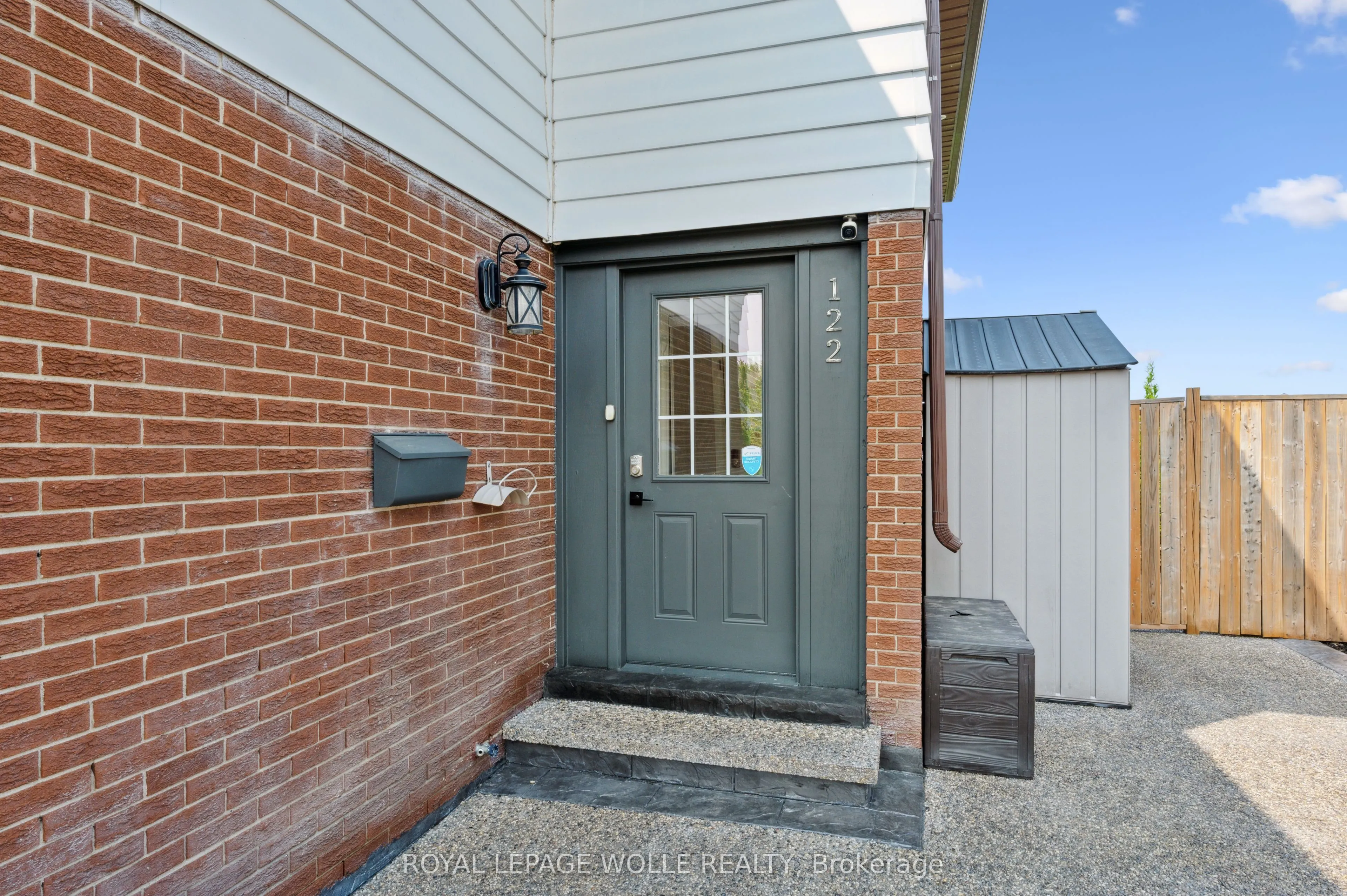 122 Mooregate Crescent