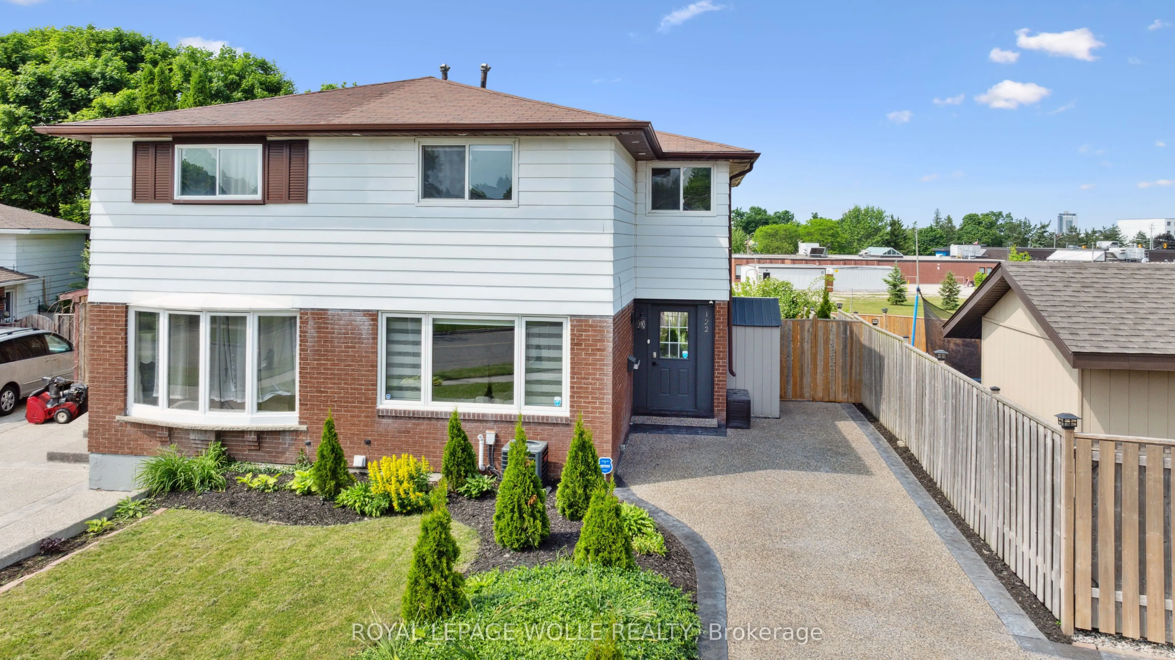 122 Mooregate Crescent