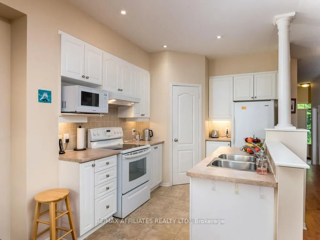 252 Badgeley Avenue