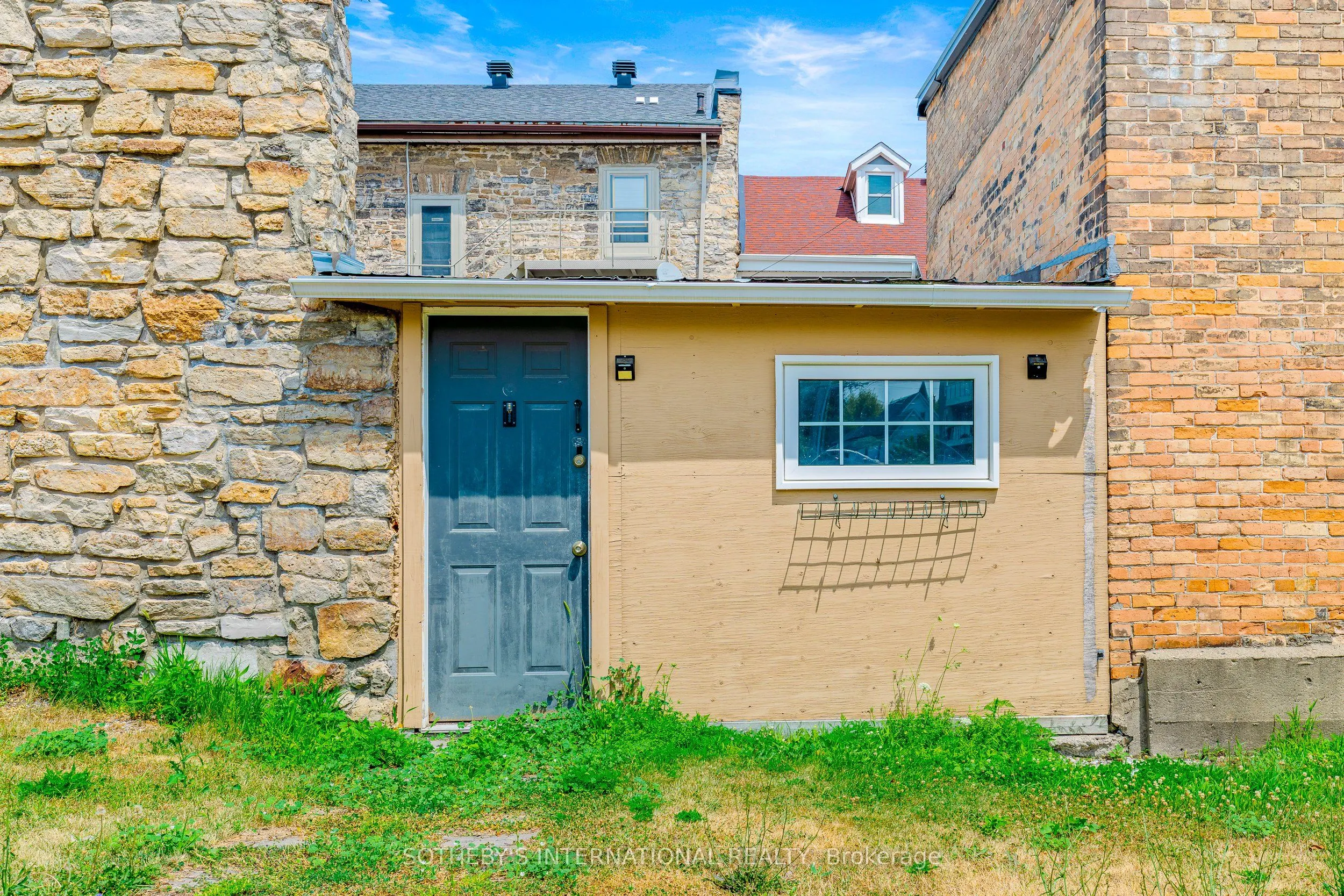 30 Apple Street