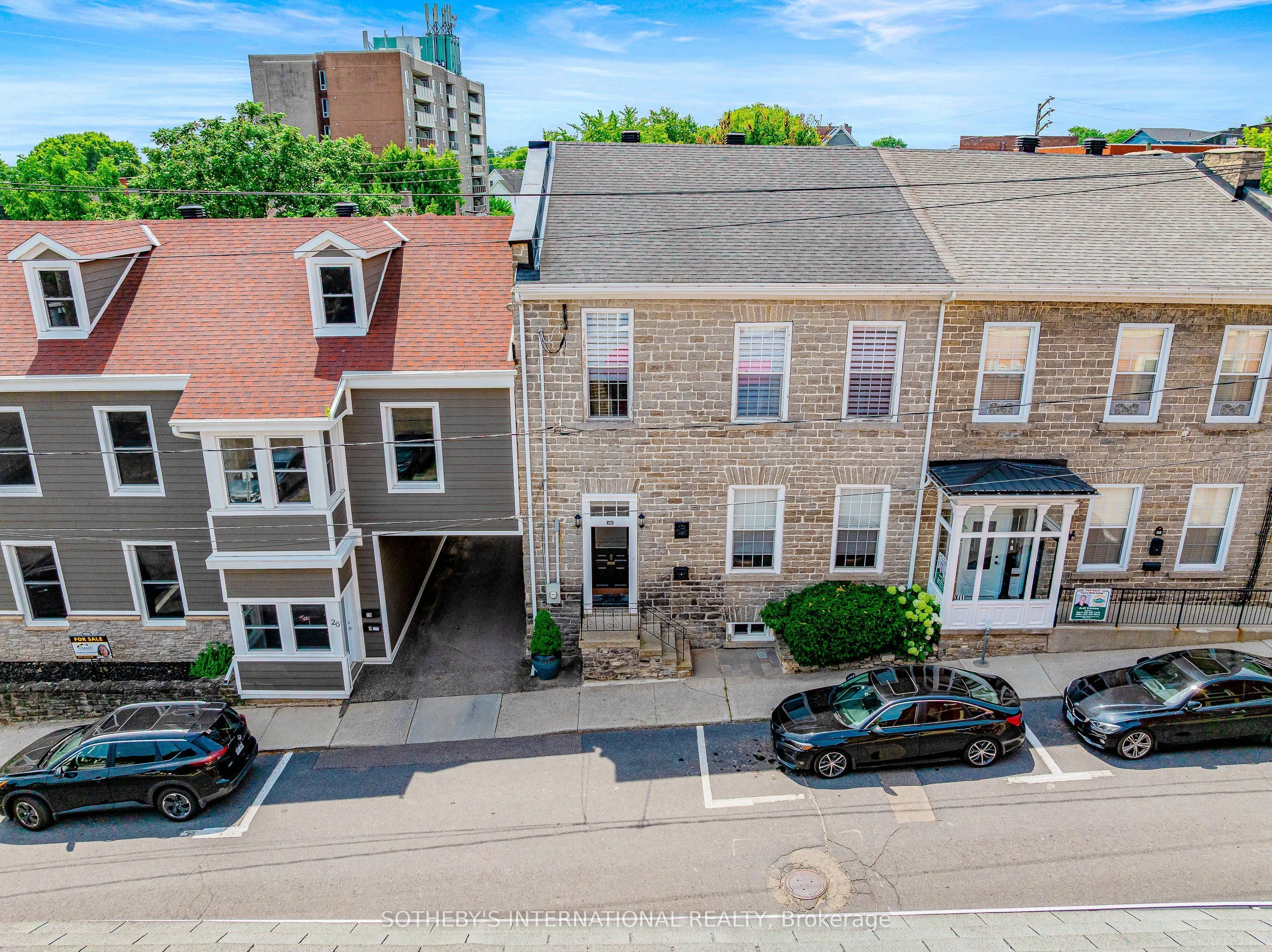 30 Apple Street