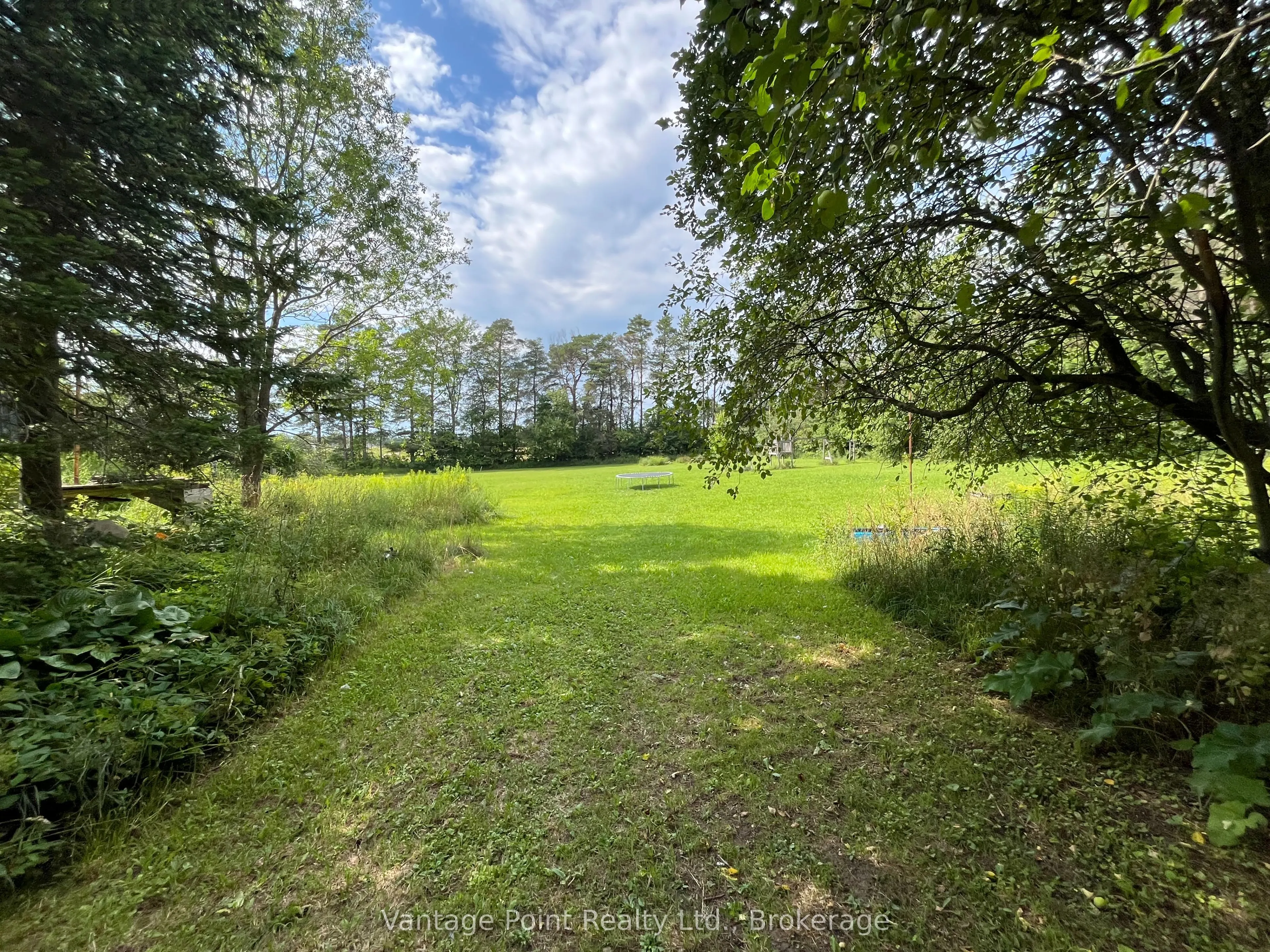560335 70 Side Road