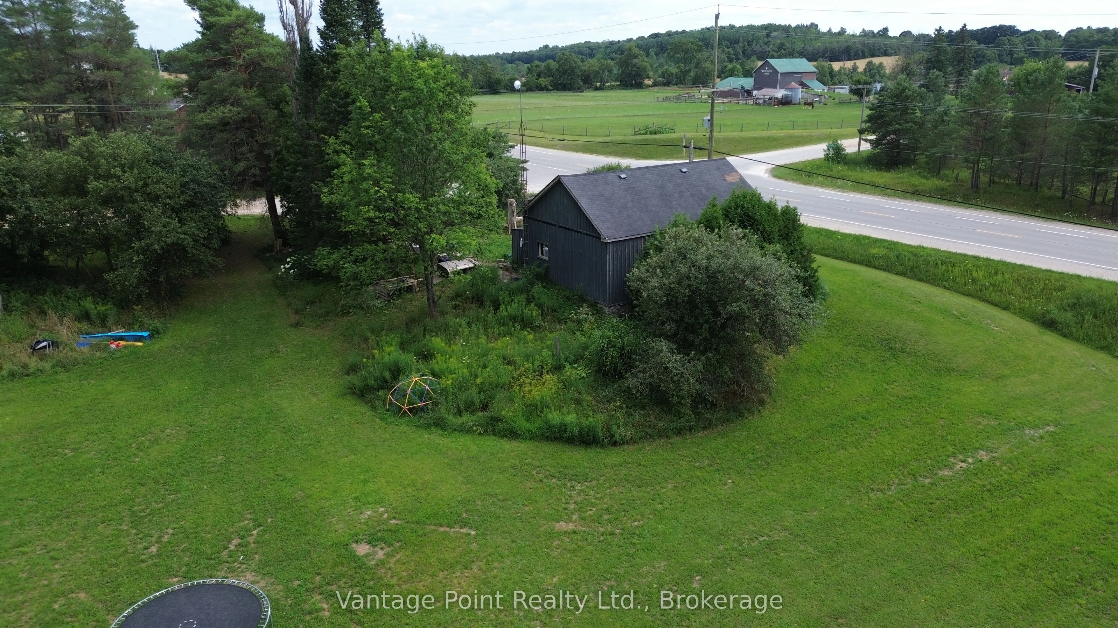 560335 70 Side Road