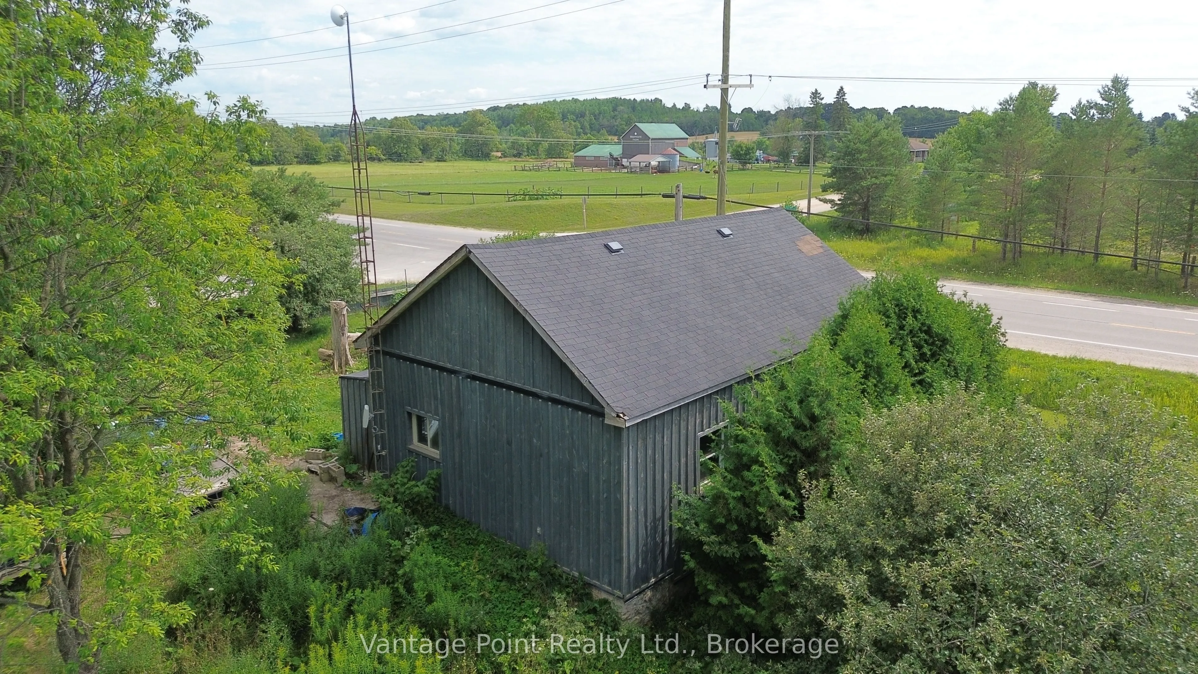 560335 70 Side Road