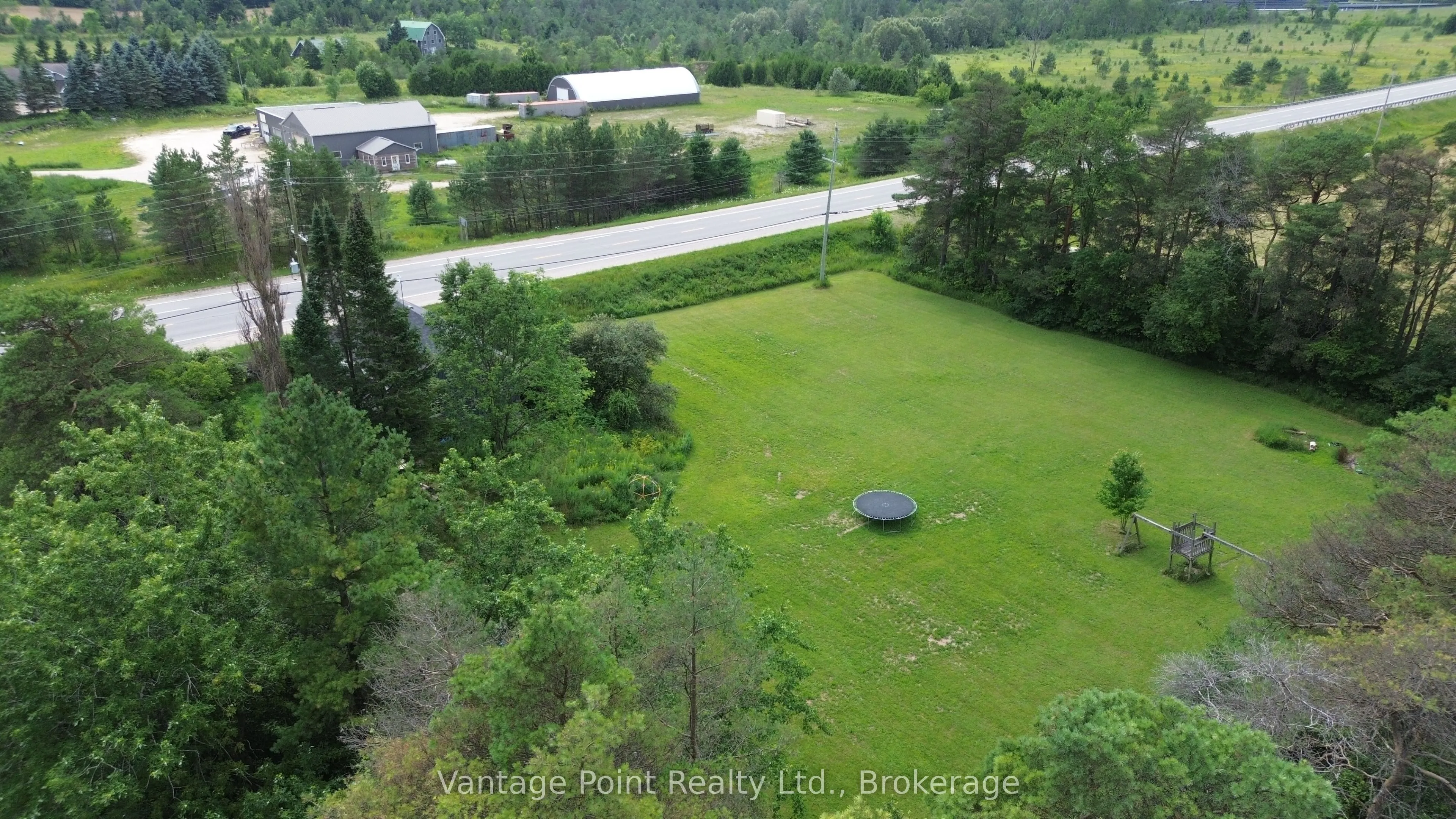 560335 70 Side Road