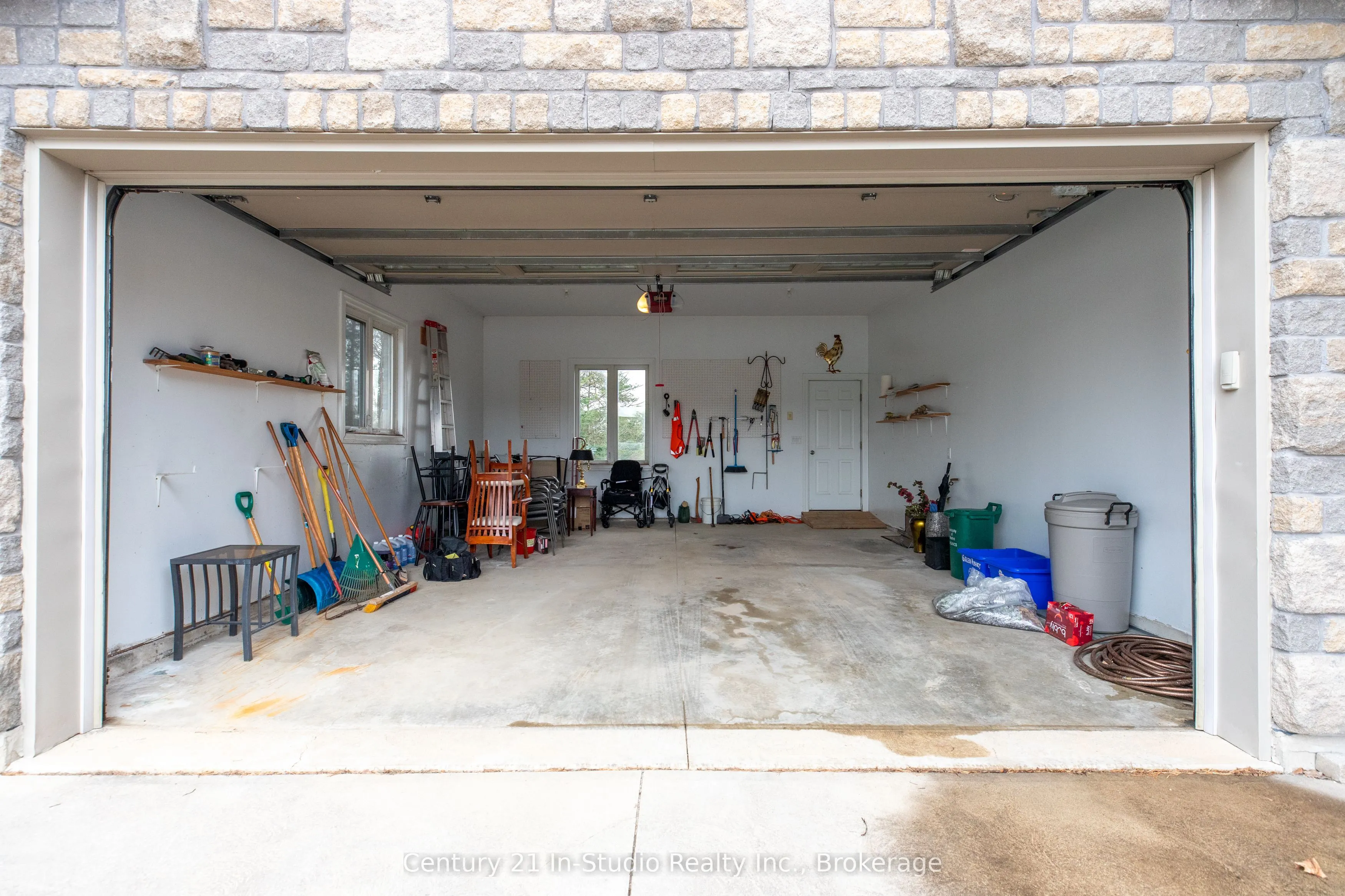 6 Glen Abbey Court