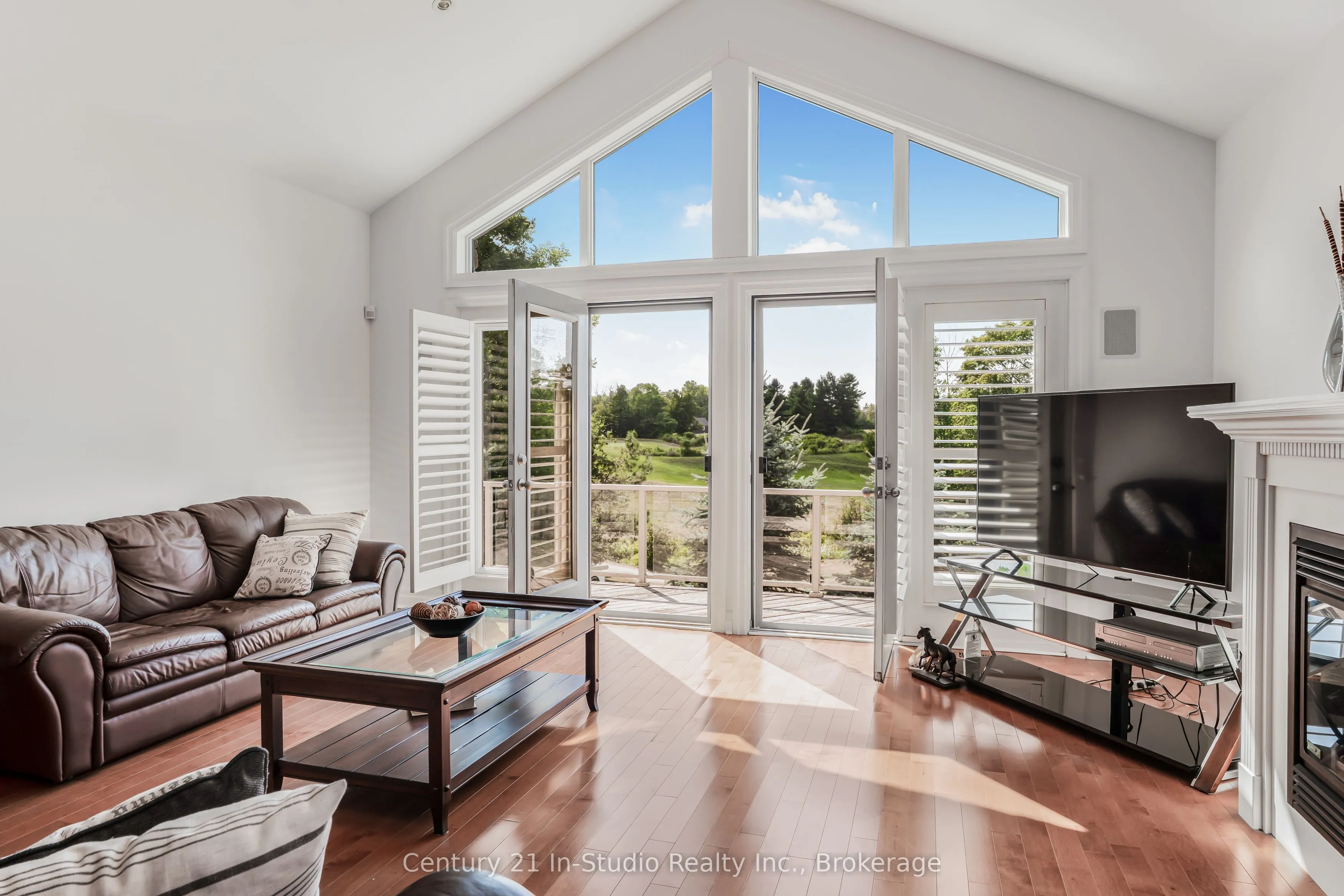 6 Glen Abbey Court