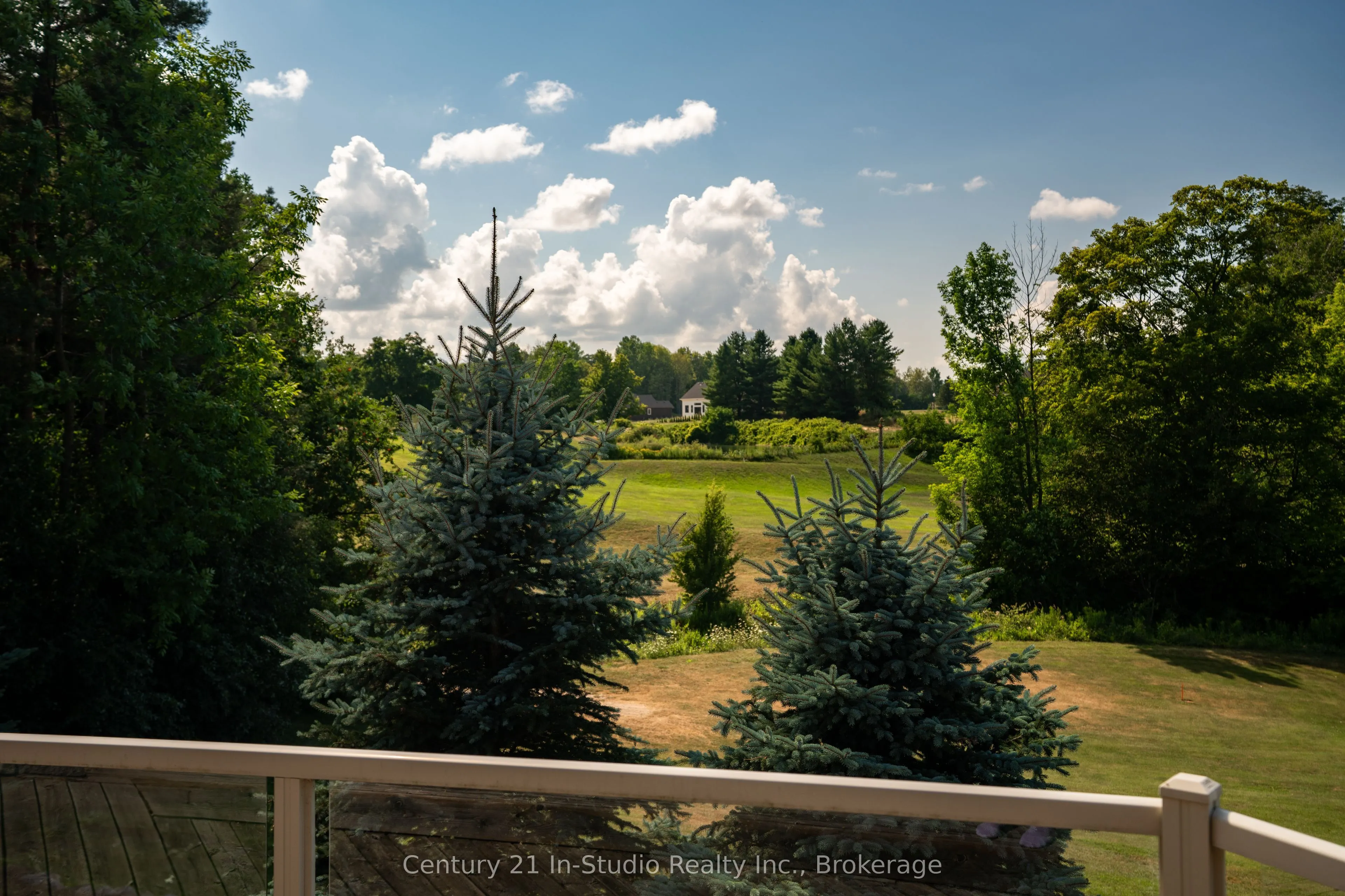 6 Glen Abbey Court