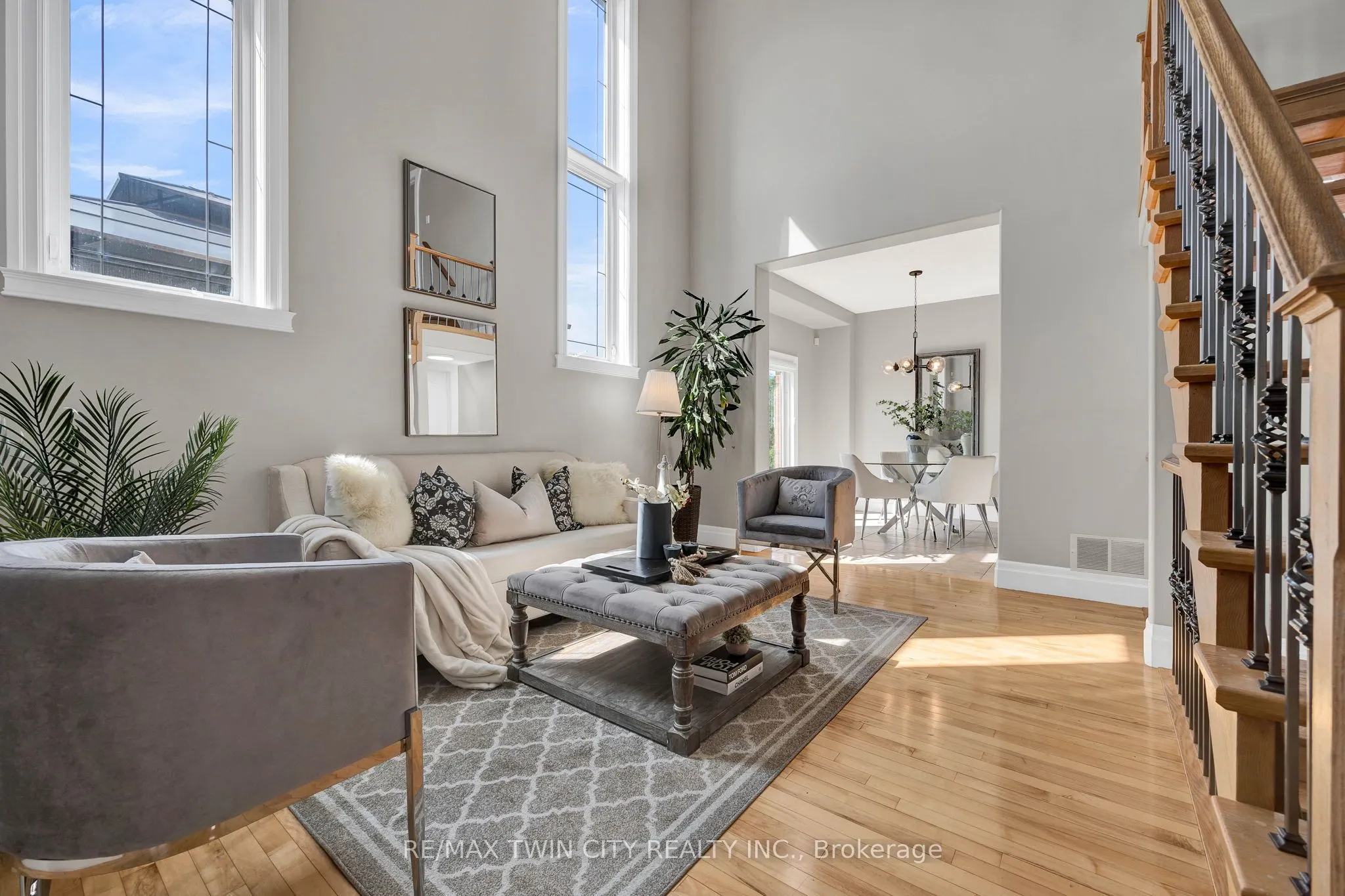 433 DOON SOUTH Drive
