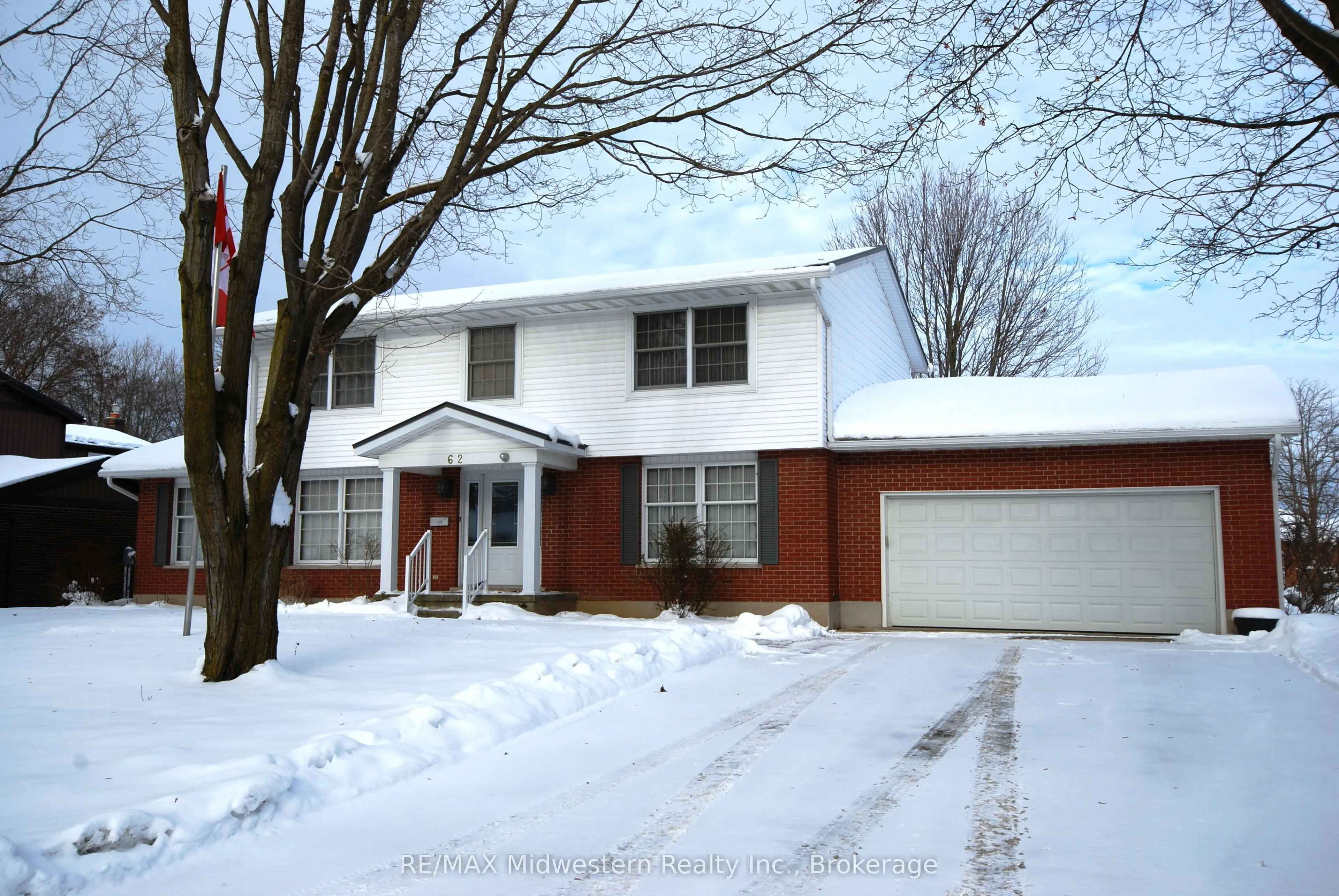 62 King Street N