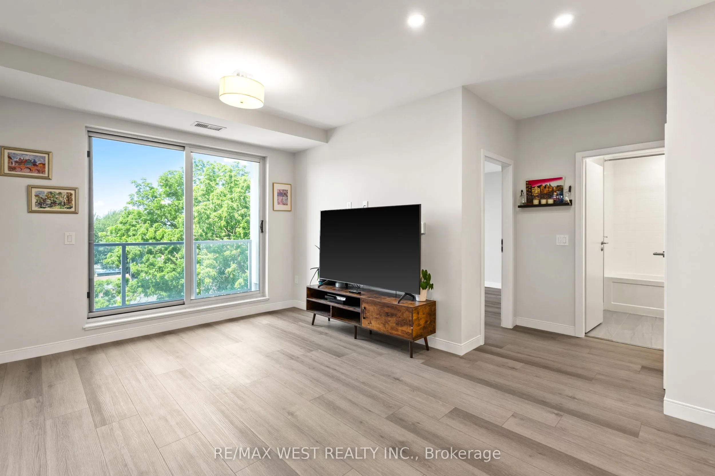 118 West Street #502