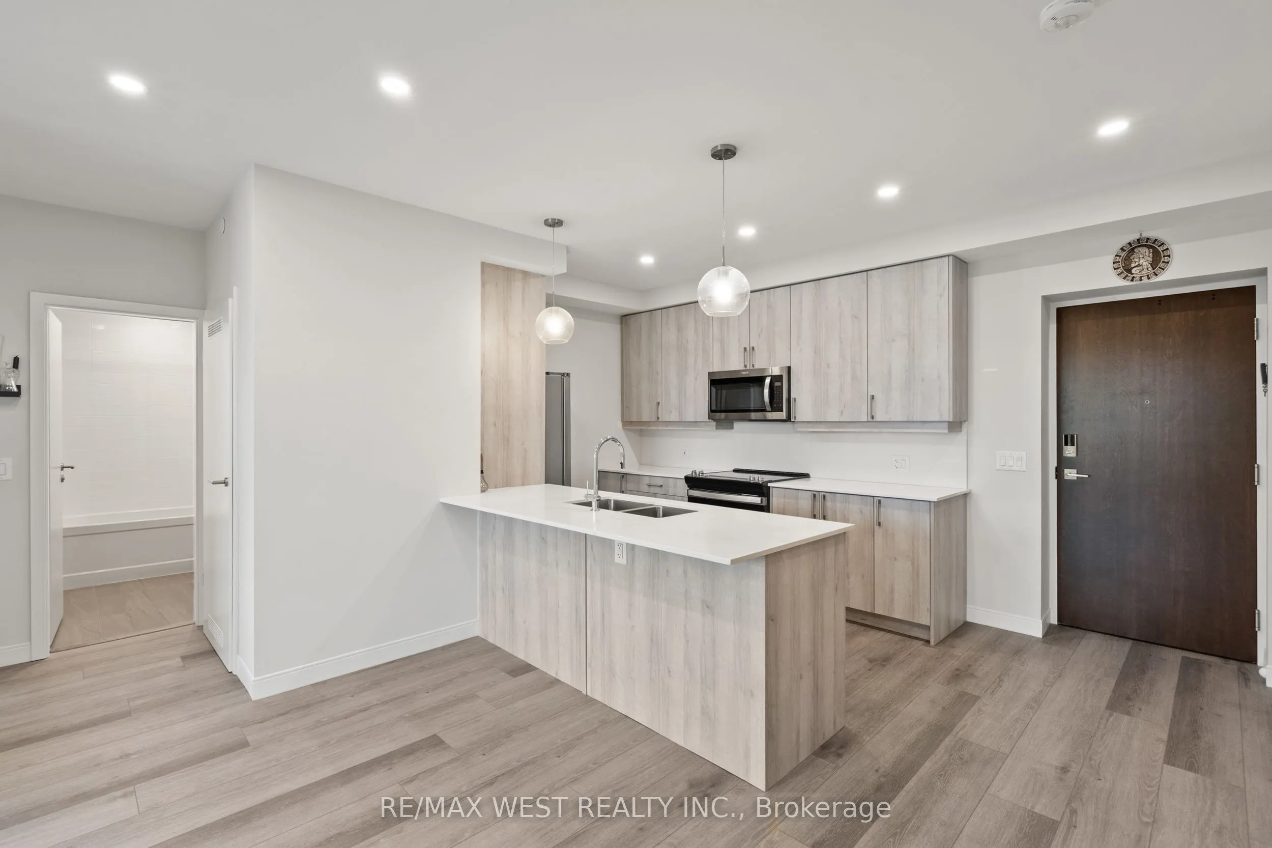118 West Street #502