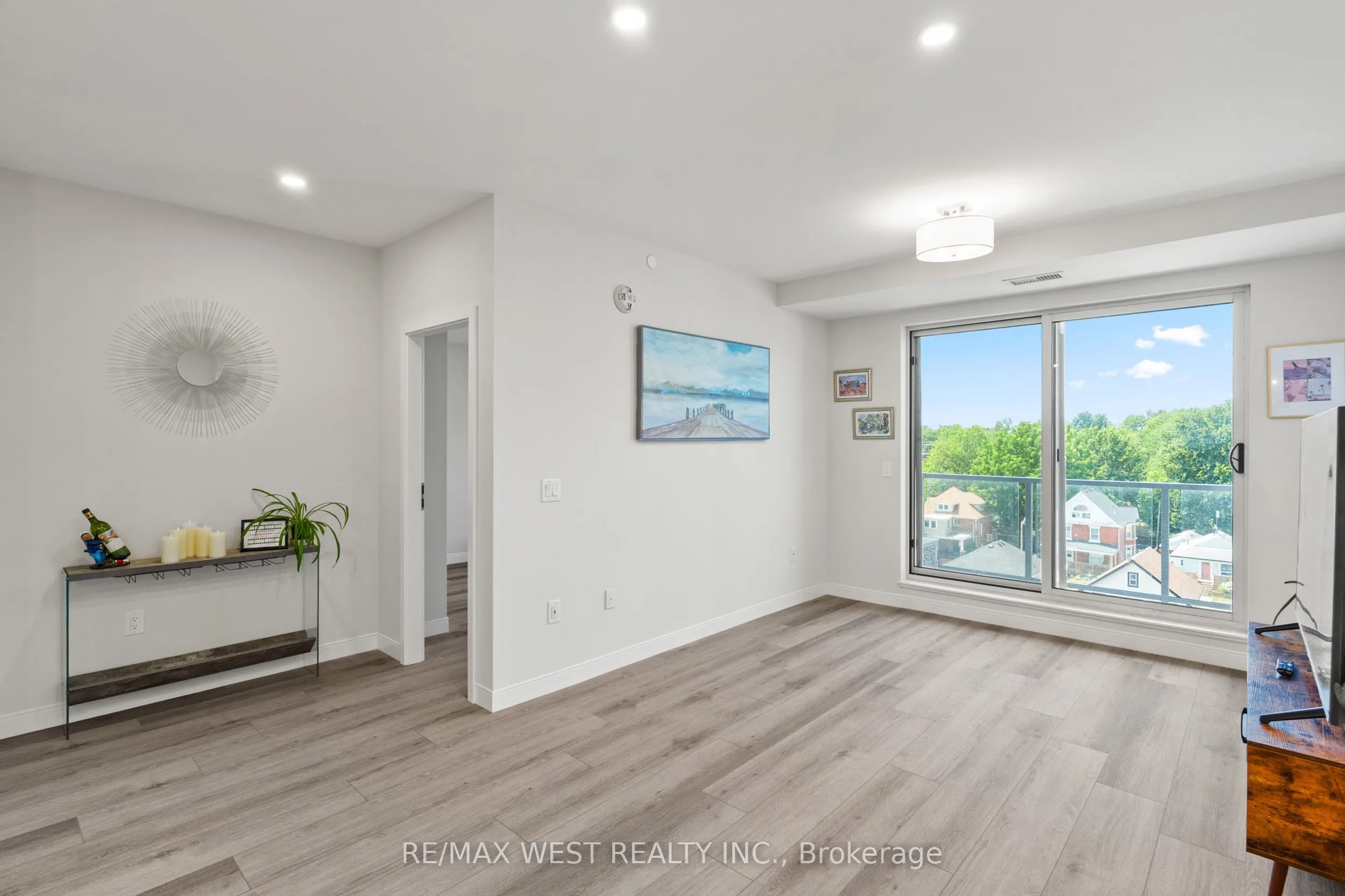 118 West Street #502
