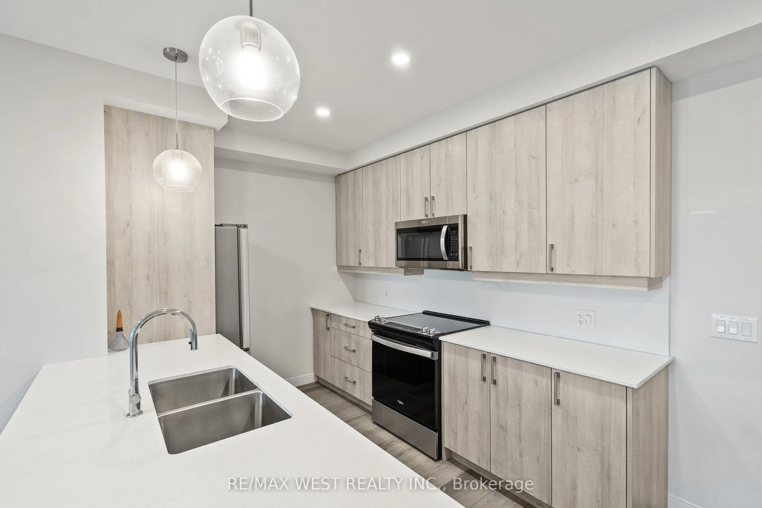 118 West Street #502