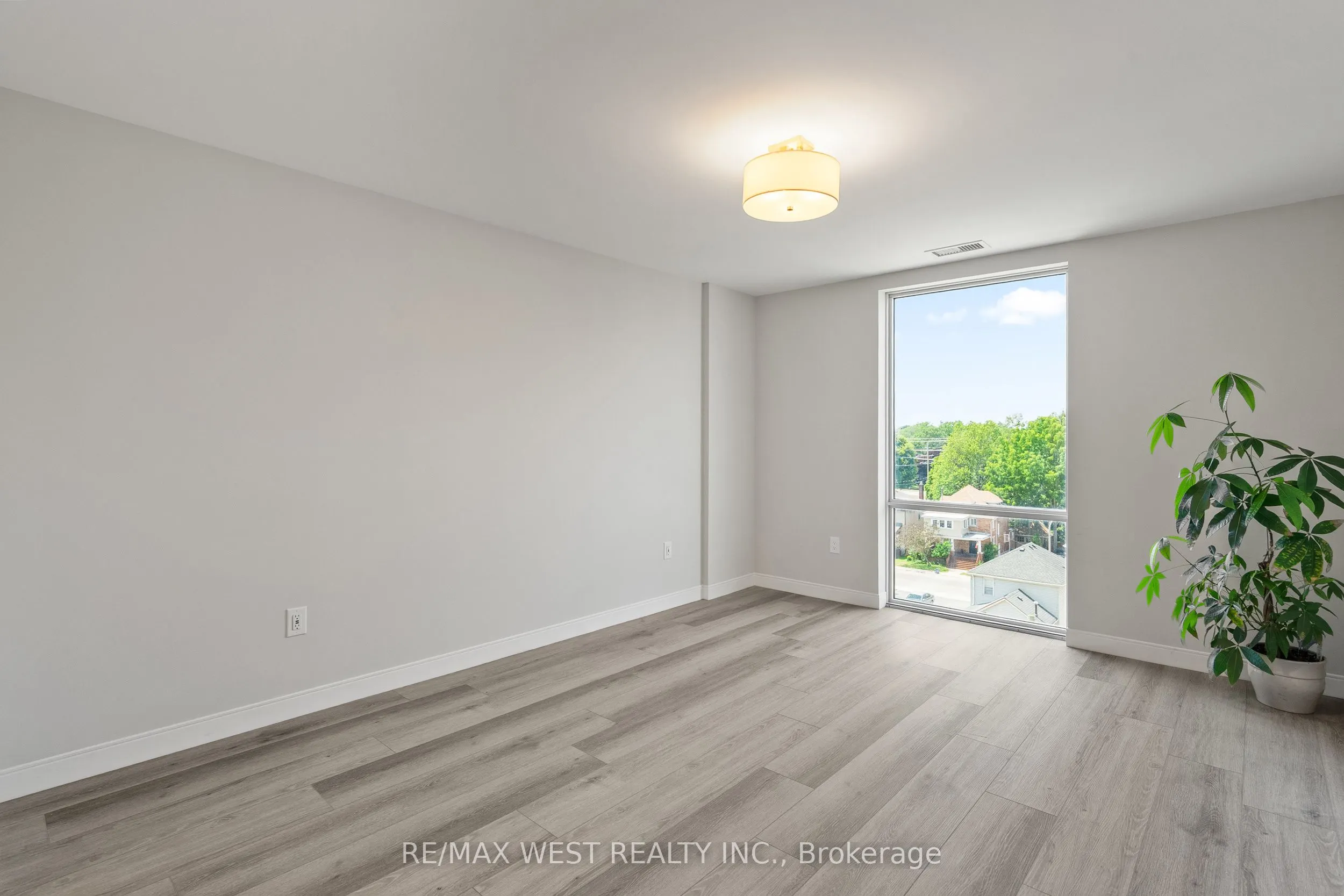 118 West Street #502
