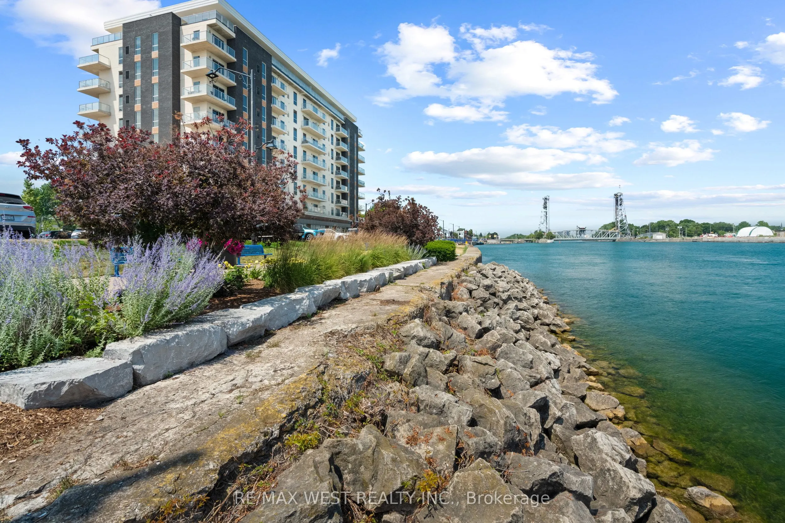 118 West Street #502