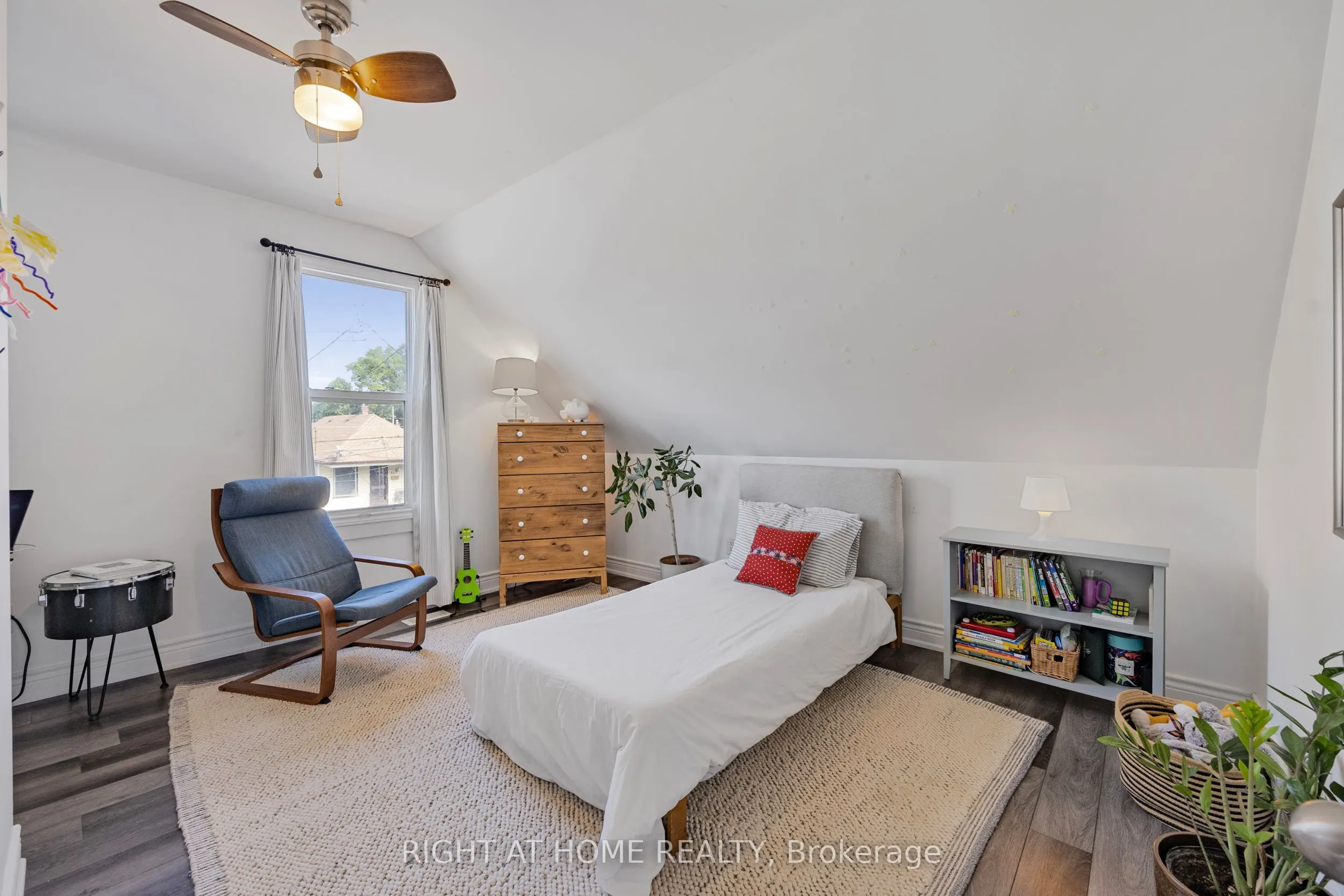 71 Robins Avenue