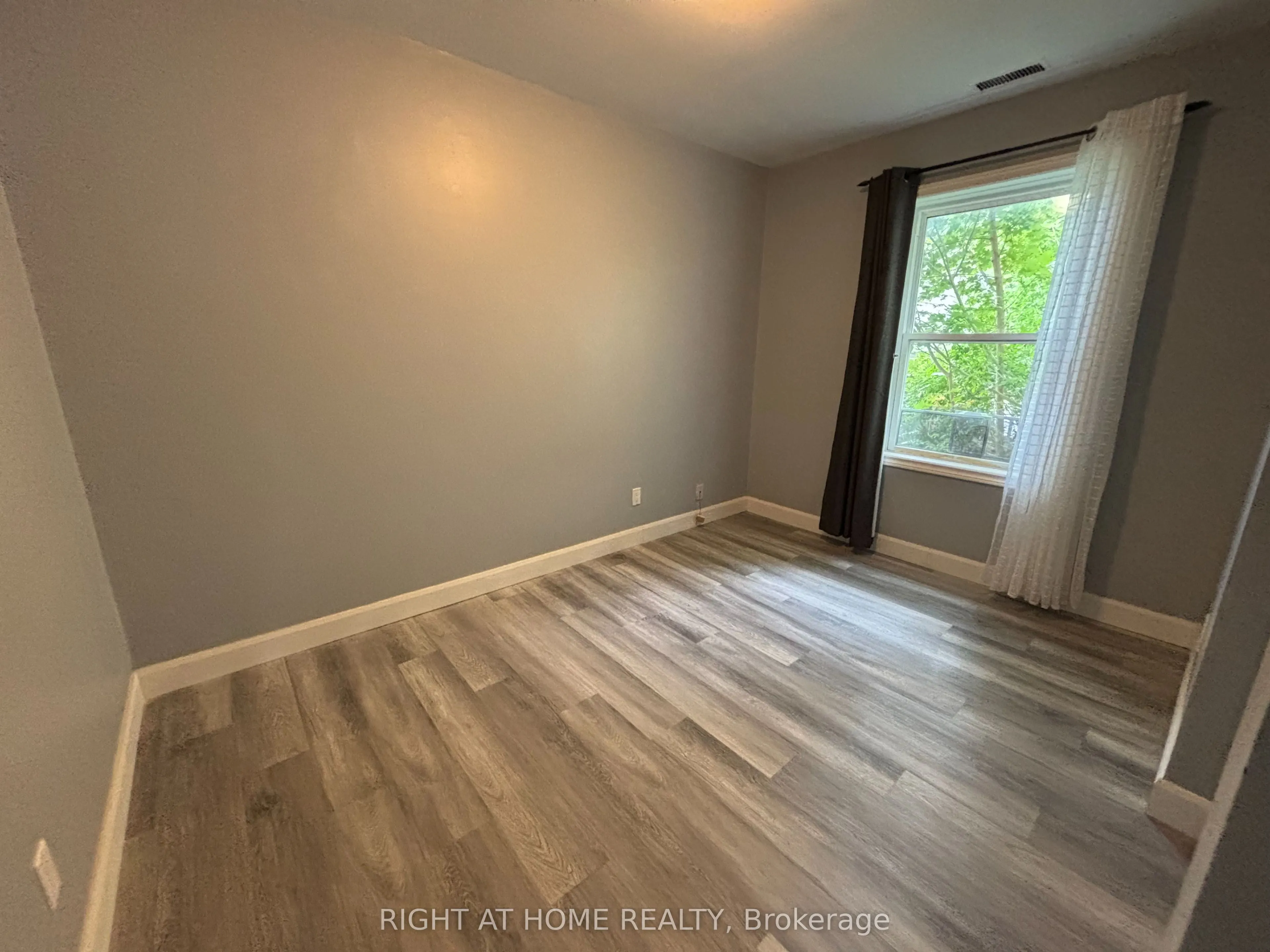 41 PELLISSIER Street S