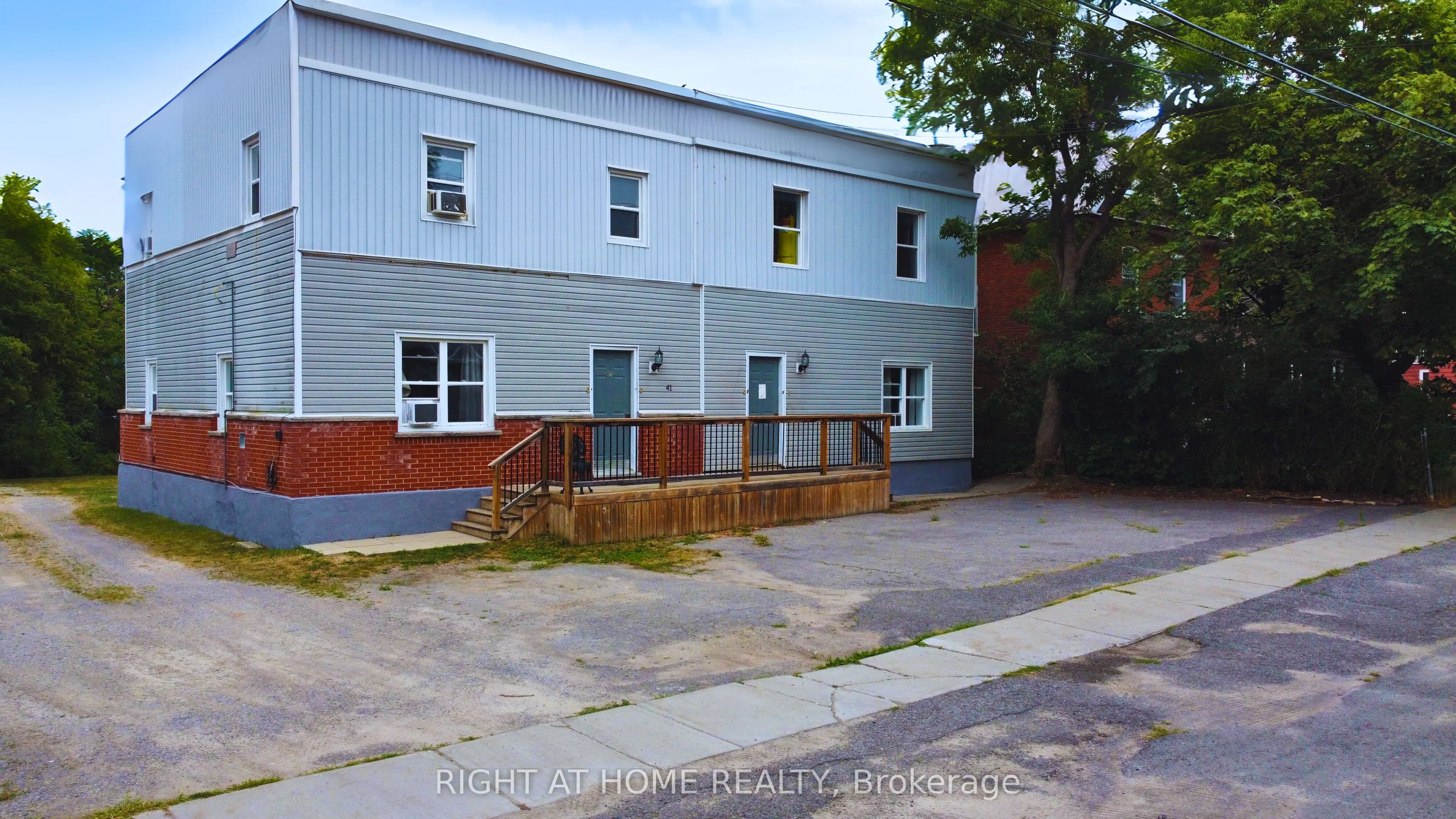41 PELLISSIER Street S