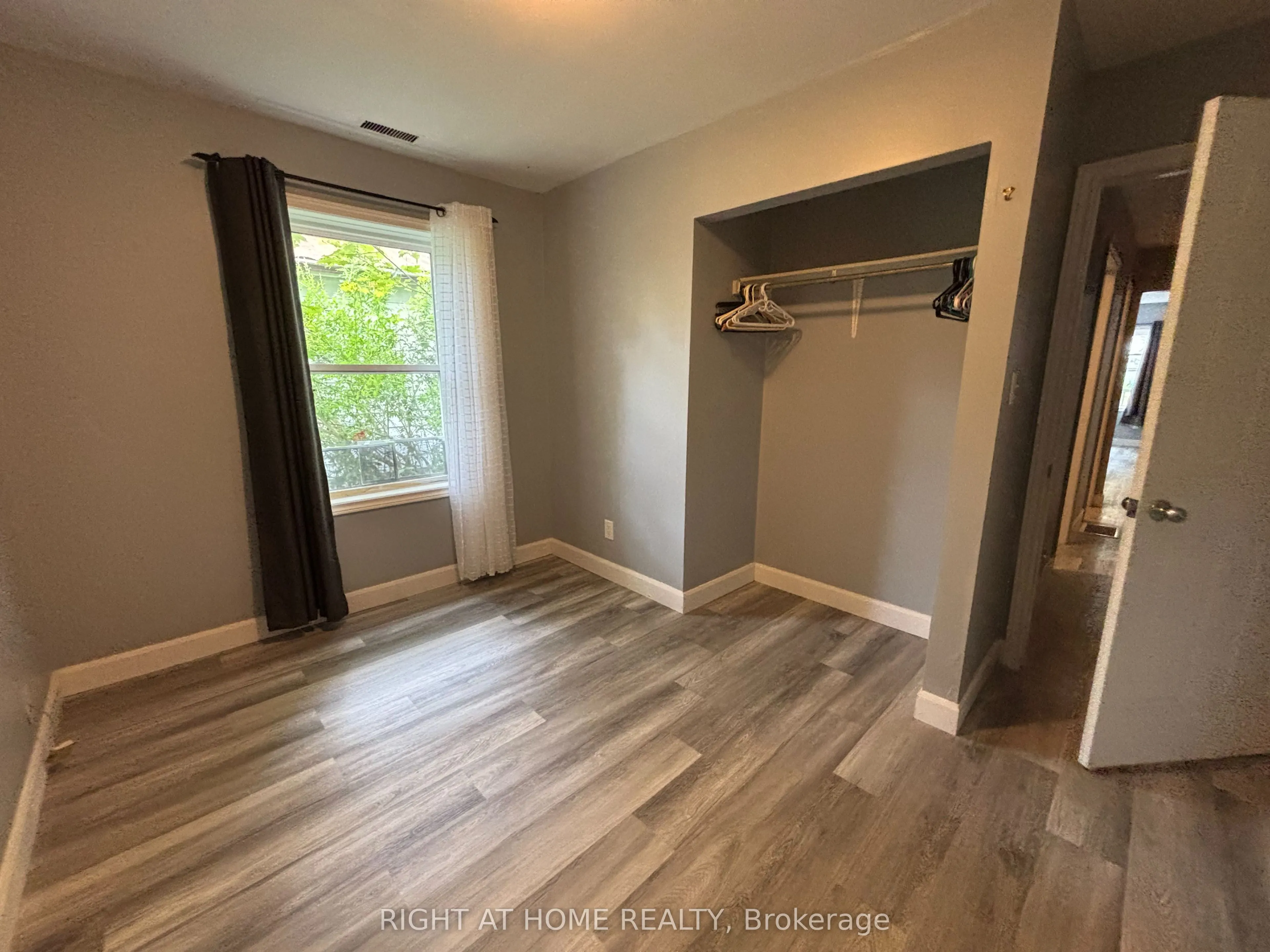 41 PELLISSIER Street S