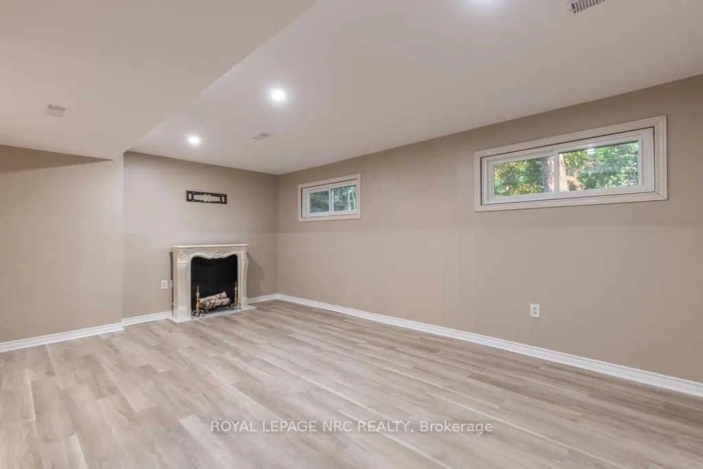 2432 Port Robinson Road