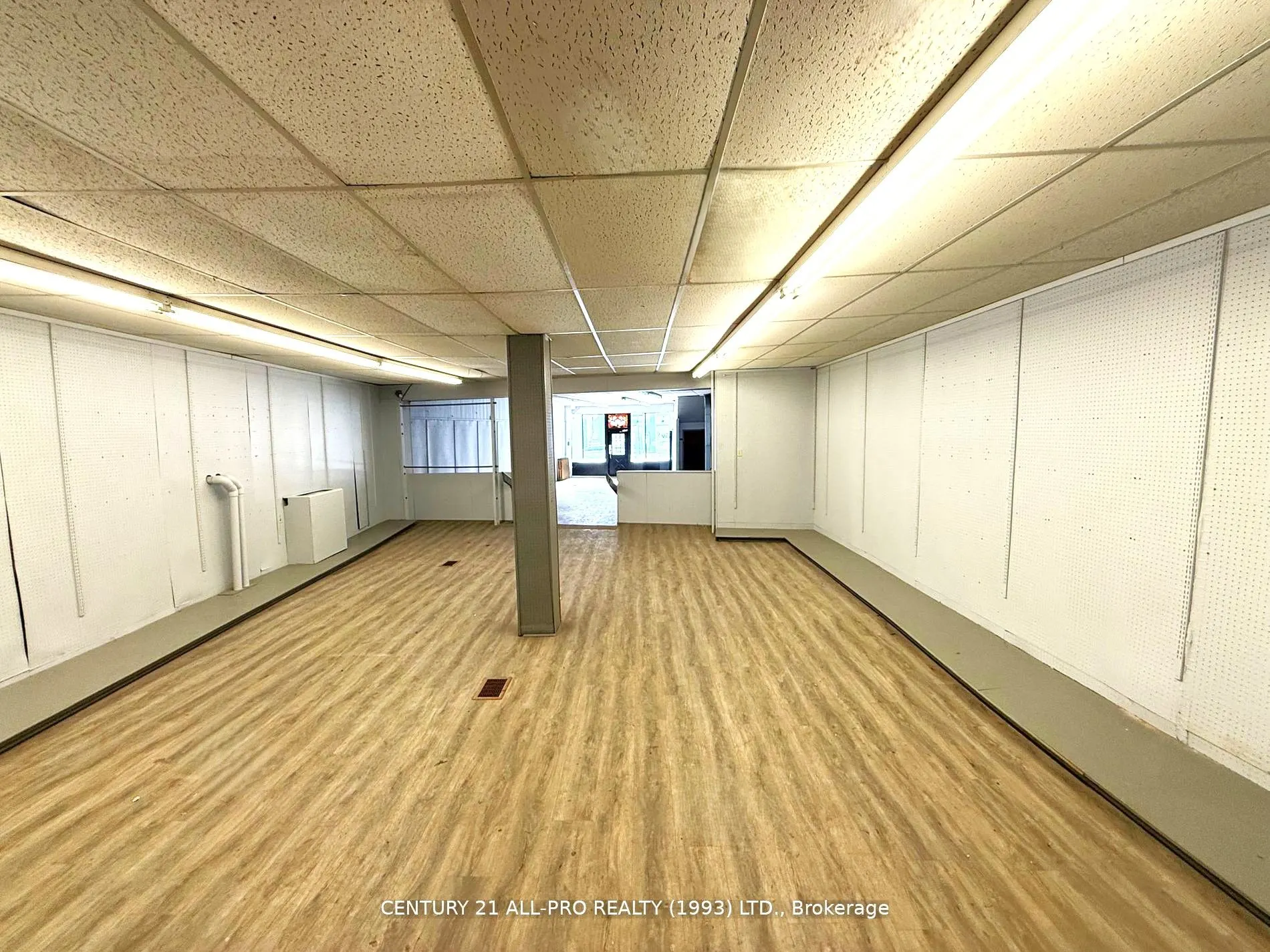 84 King Street W